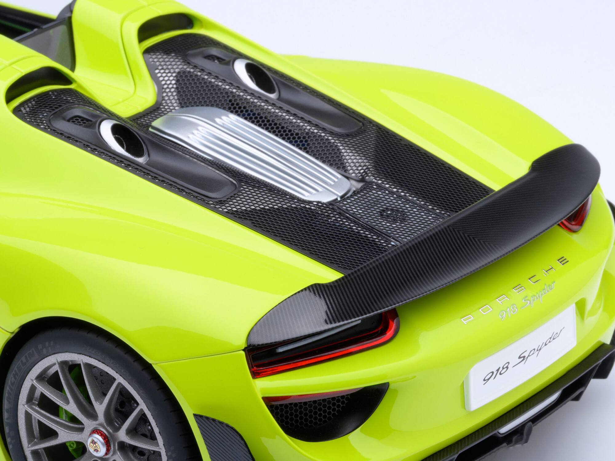 PORSCHE 918 Spyder