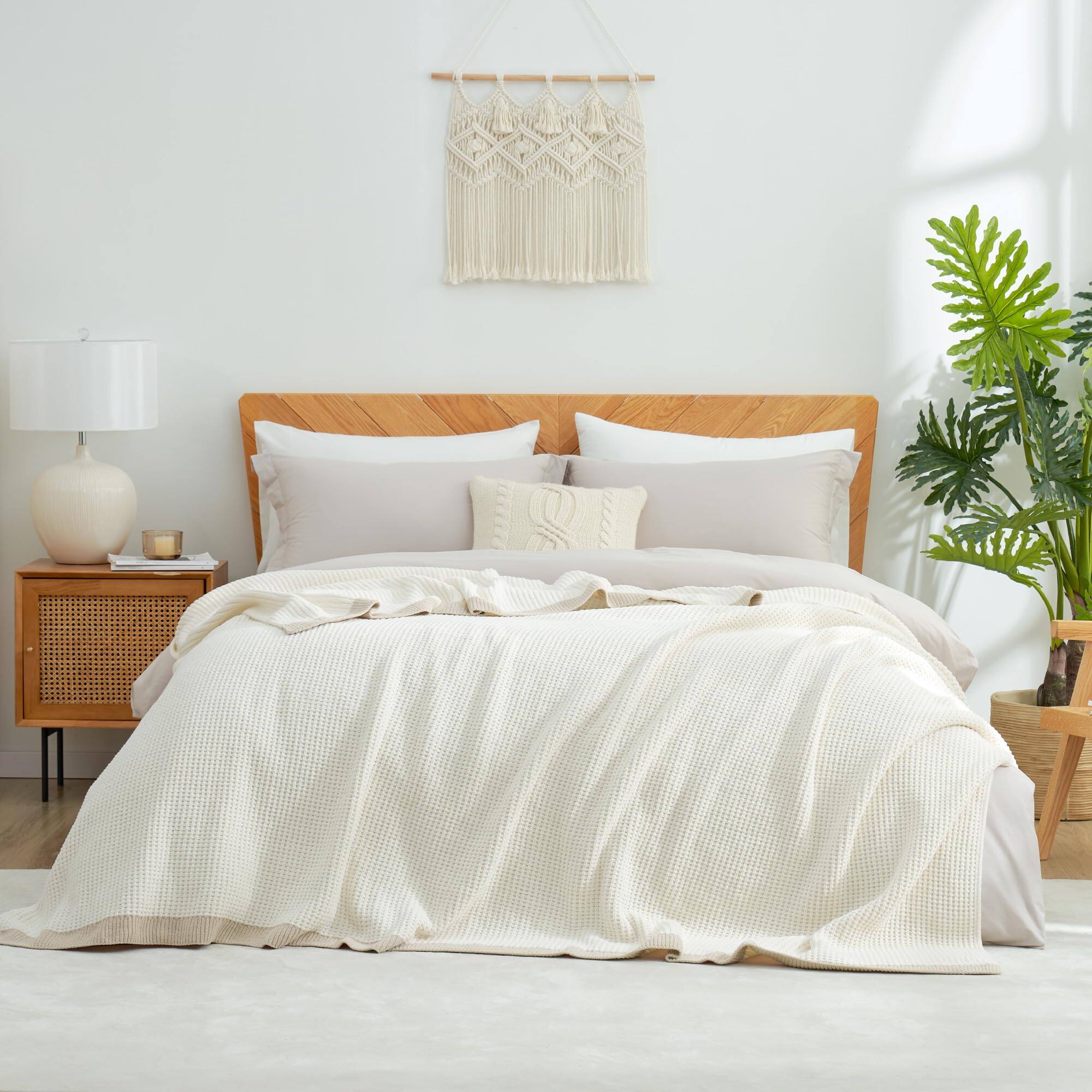 Ivory Queen(90" x 90")