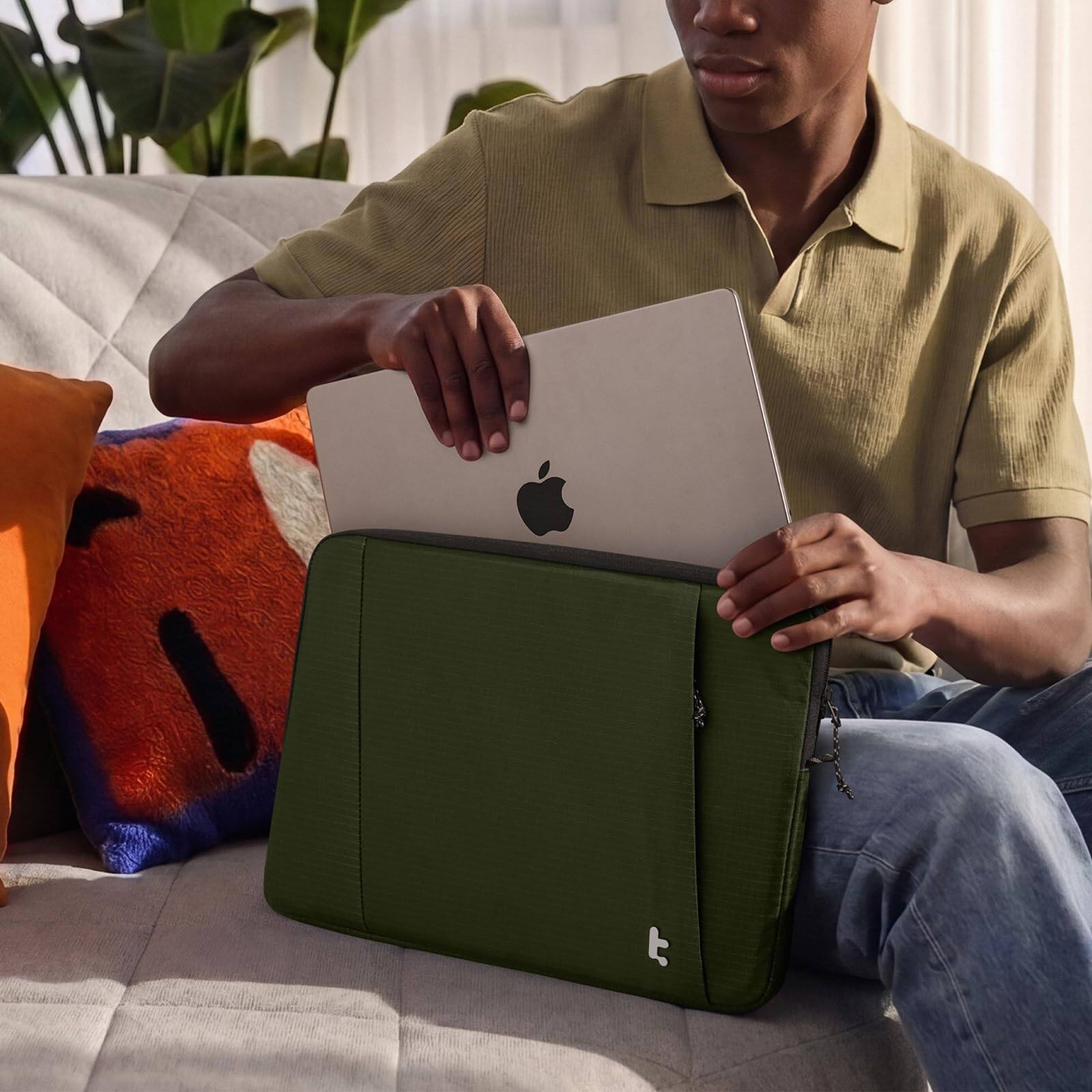 Alt View 6. tomtoc - Essence-A35 360° Protective Laptop Sleeve Case for 13-inch MacBook Air (A3449)/Pro/Neo(A18) M5/M4/M3/M2/M1 2026-2018 - Green.