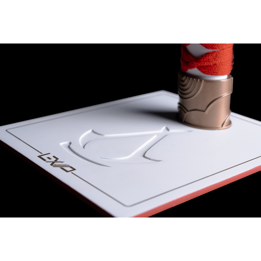 Left. Lexip - Lexip & Ubisoft Assassin's Creed Limited Edition Shadows Headset Stand - Red.