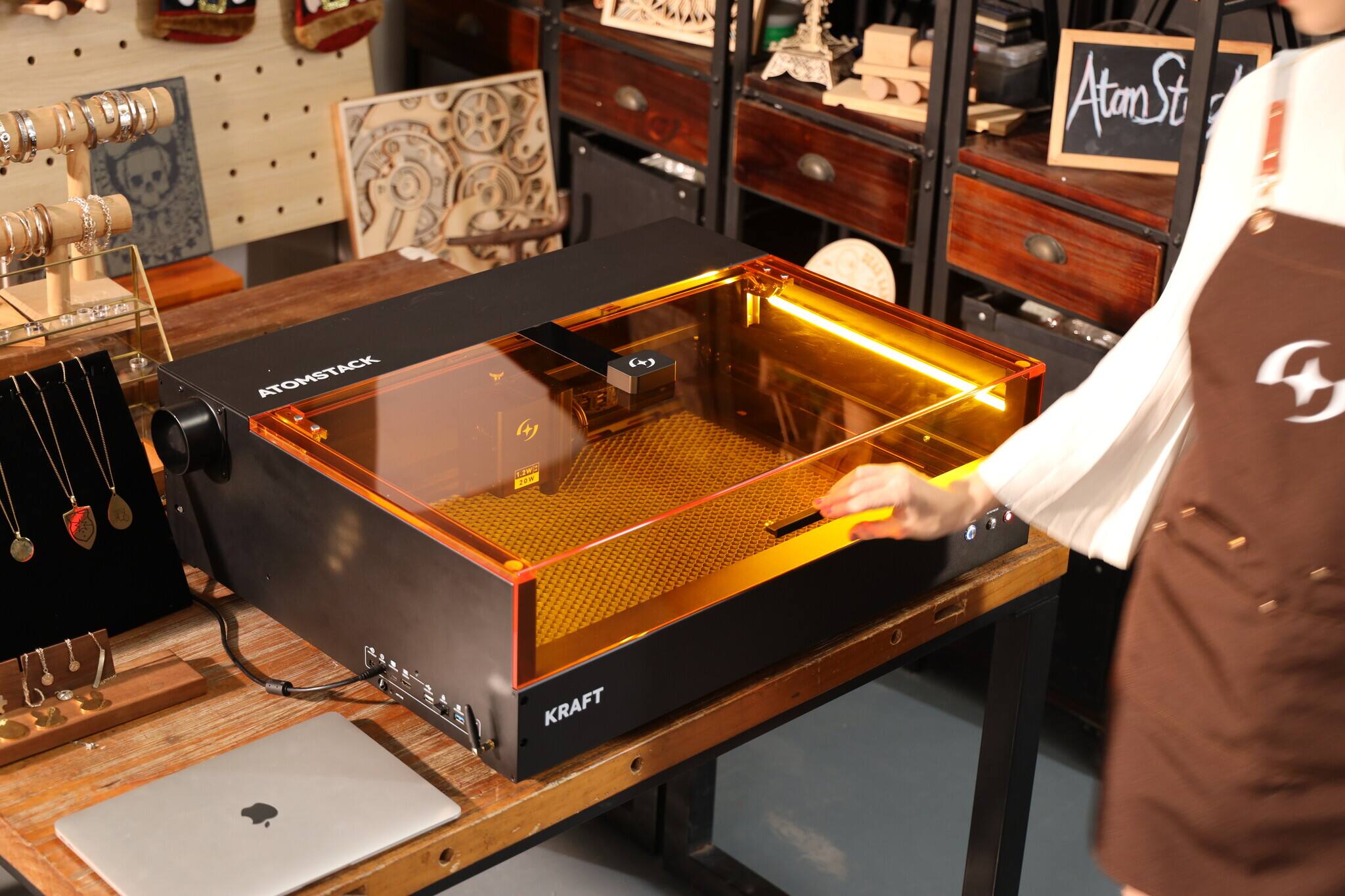 ATOMSTACK  
KRAFT  

AtamStack