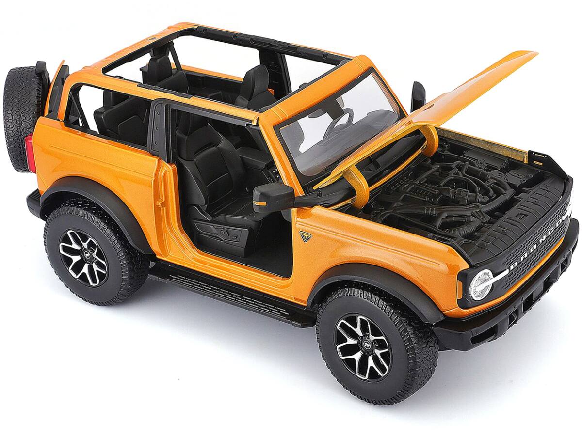 Alt View 1. Maisto - 2021 Ford Bronco Badlands Orange Metallic "Special Edition" 1/18 Diecast Model Car by Maisto.
