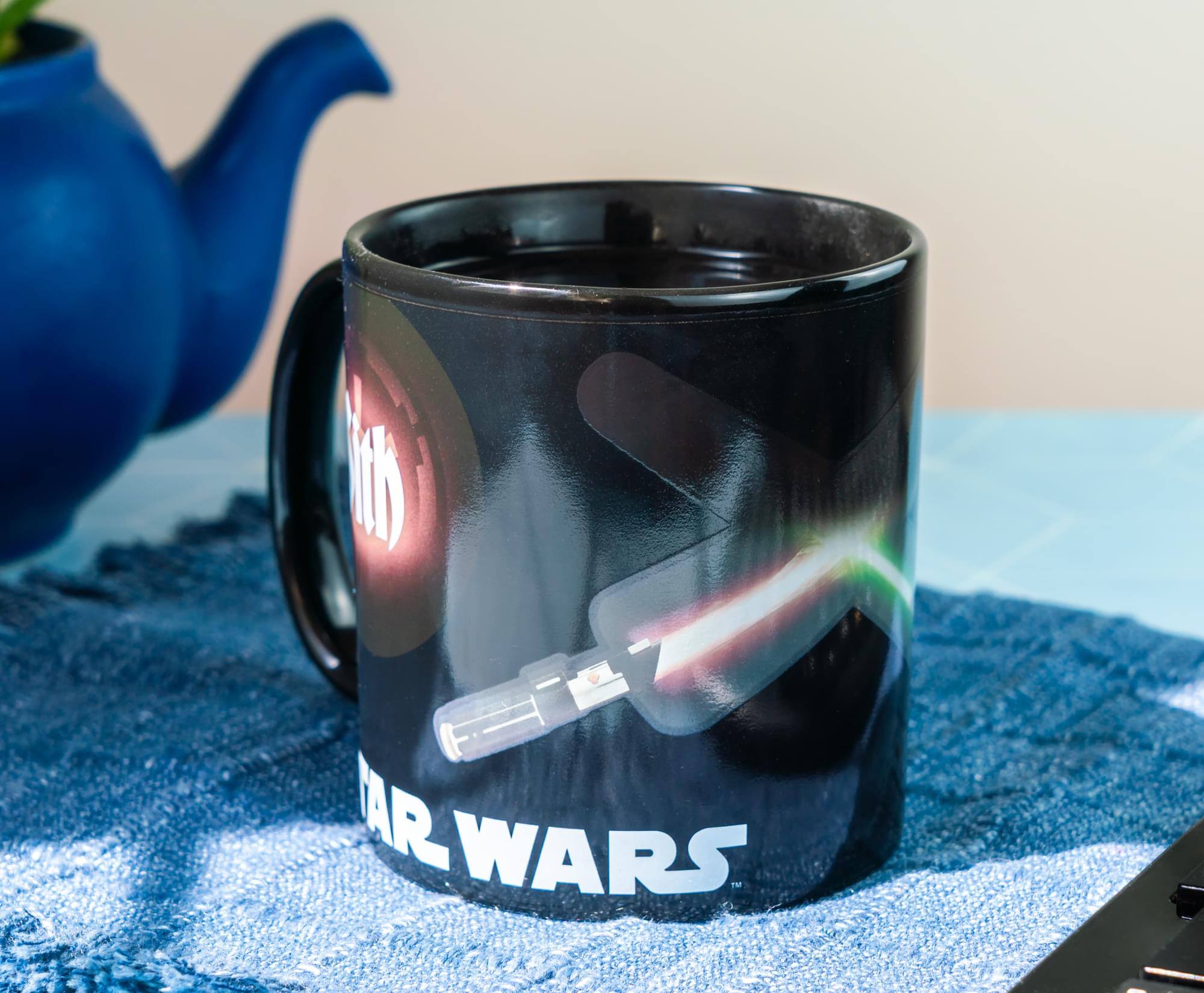 Alt View 4. Star Wars - Star Wars Jedi/Sith Clash - 20oz Heat-Reveal Ceramic Mug - Black.