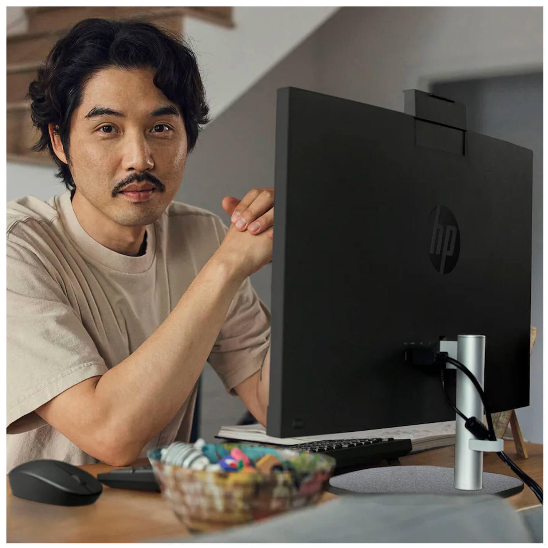 Alt View 5. HP - 24 All-in-One 23.8 FHD Display (Ryzen AI 5 340, 64GB, 4TB SSD, AMD Radeon 840M, WiFi 6, Win 11 Pro) w/USB Hub - Jet Black.