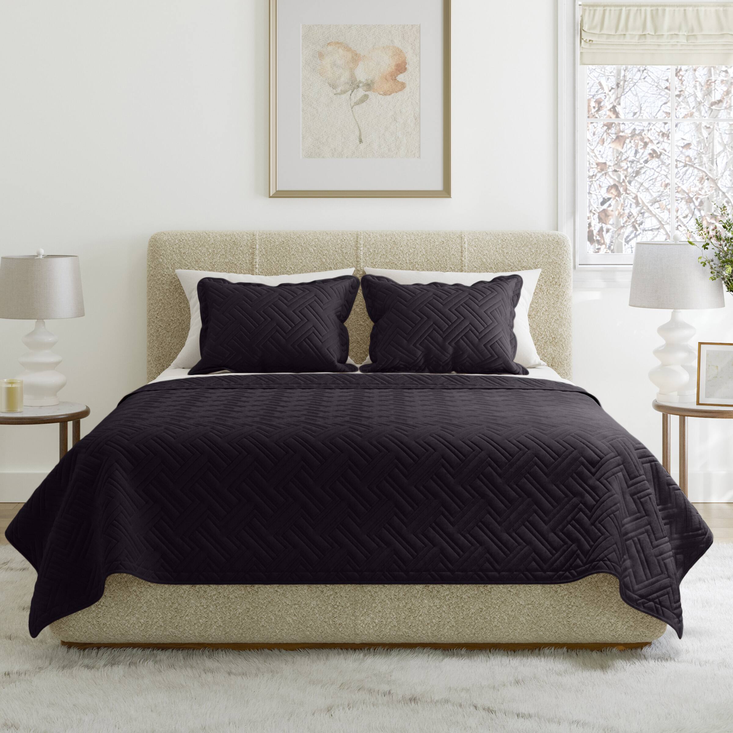 Left. Lavish Home - 3PC Queen Quilt Set with Shams - Black.