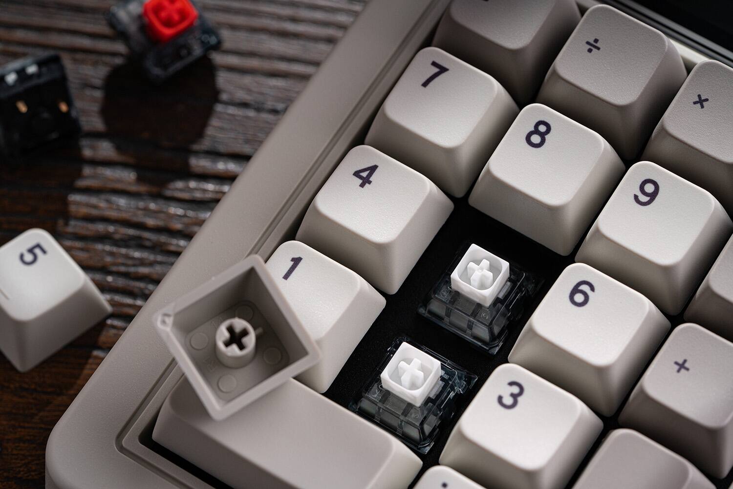 Alt View 17. 8BitDo - Retro Mechanical Keypad - M Edition.