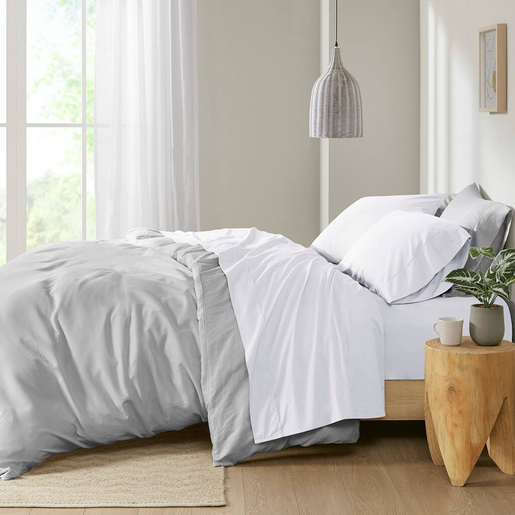 Alt View 1. Gracie Mills - Gracie Mills Clementine 200 Thread Count Year-Round Cotton Percale Sheet Set - White.