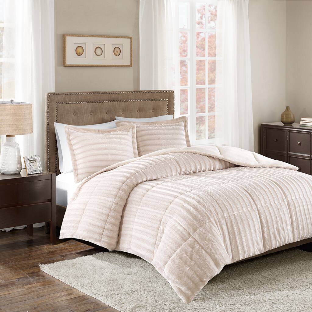 Alt View 1. Gracie Mills - Gracie Mills Wilfred Faux Fur Comforter Set - Champagne.