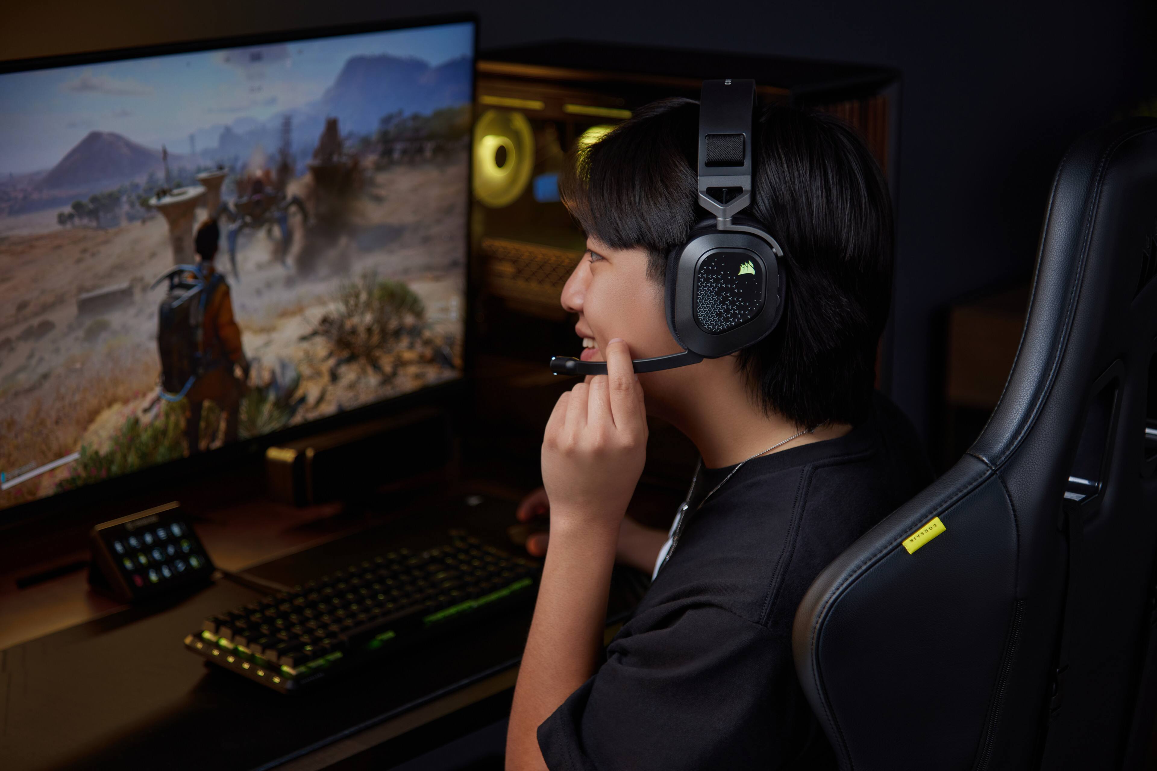 Alt View 14. CORSAIR - HS80 v2 Max Wireless Gaming Headset with 2.4GHz + Bluetooth Simultaneous for PC, PS5, PS4, Switch, Mobile - Steel Gray.