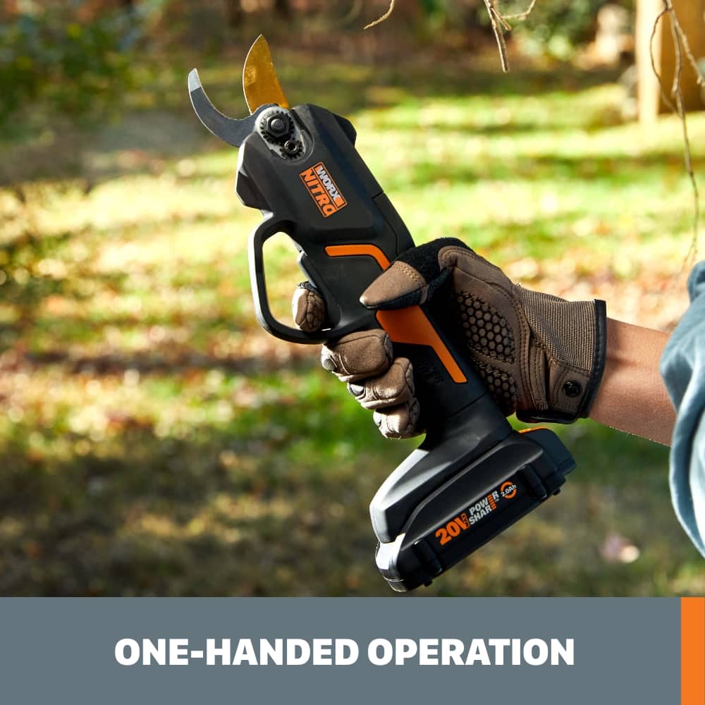 One-handed operation is a feature of the Nitro Lowker F ZOA0 B SHARP 20V 20V cordless tool.