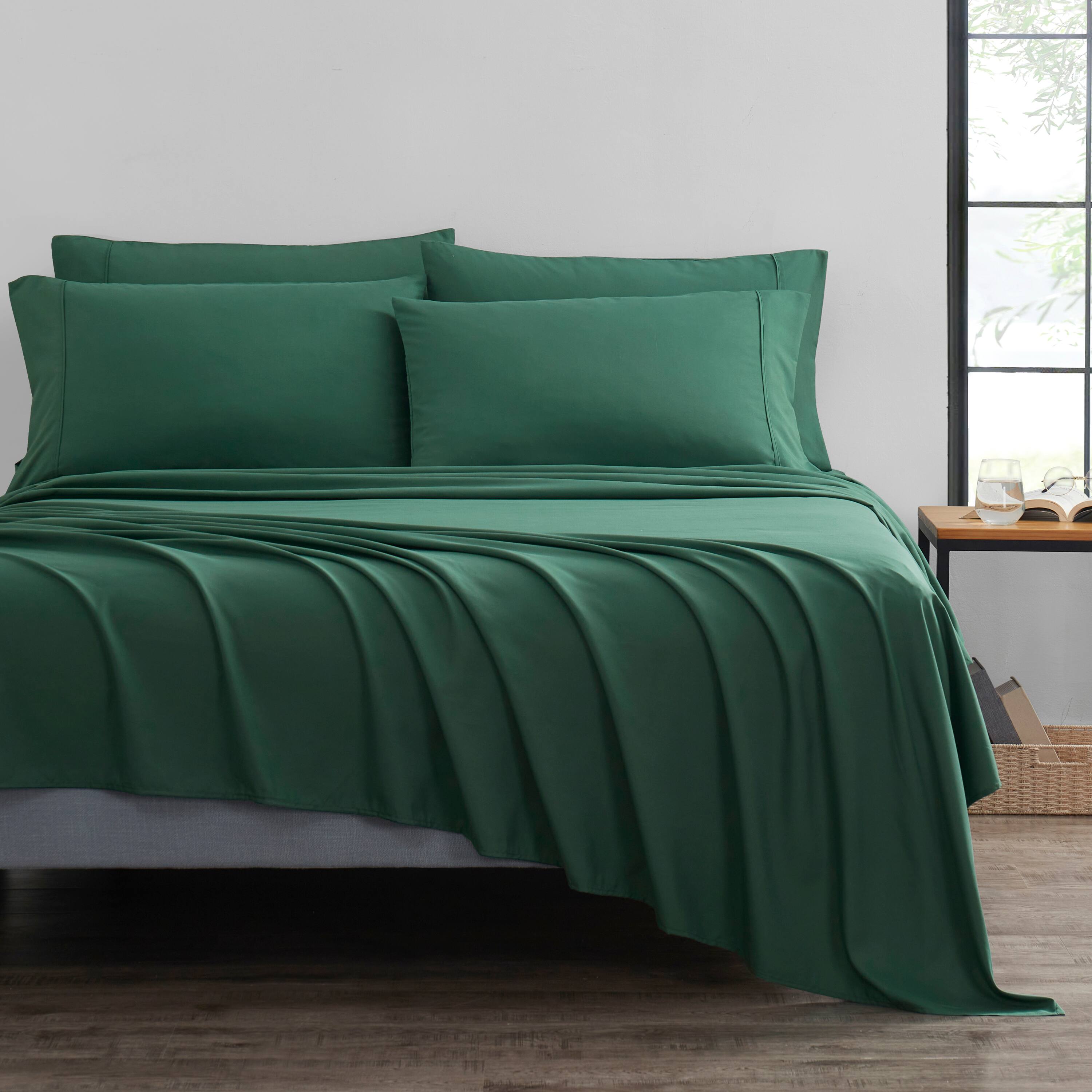 Front. Bibb Home - Bamboo 6-Piece Luxury Sheet Set - Emerald.