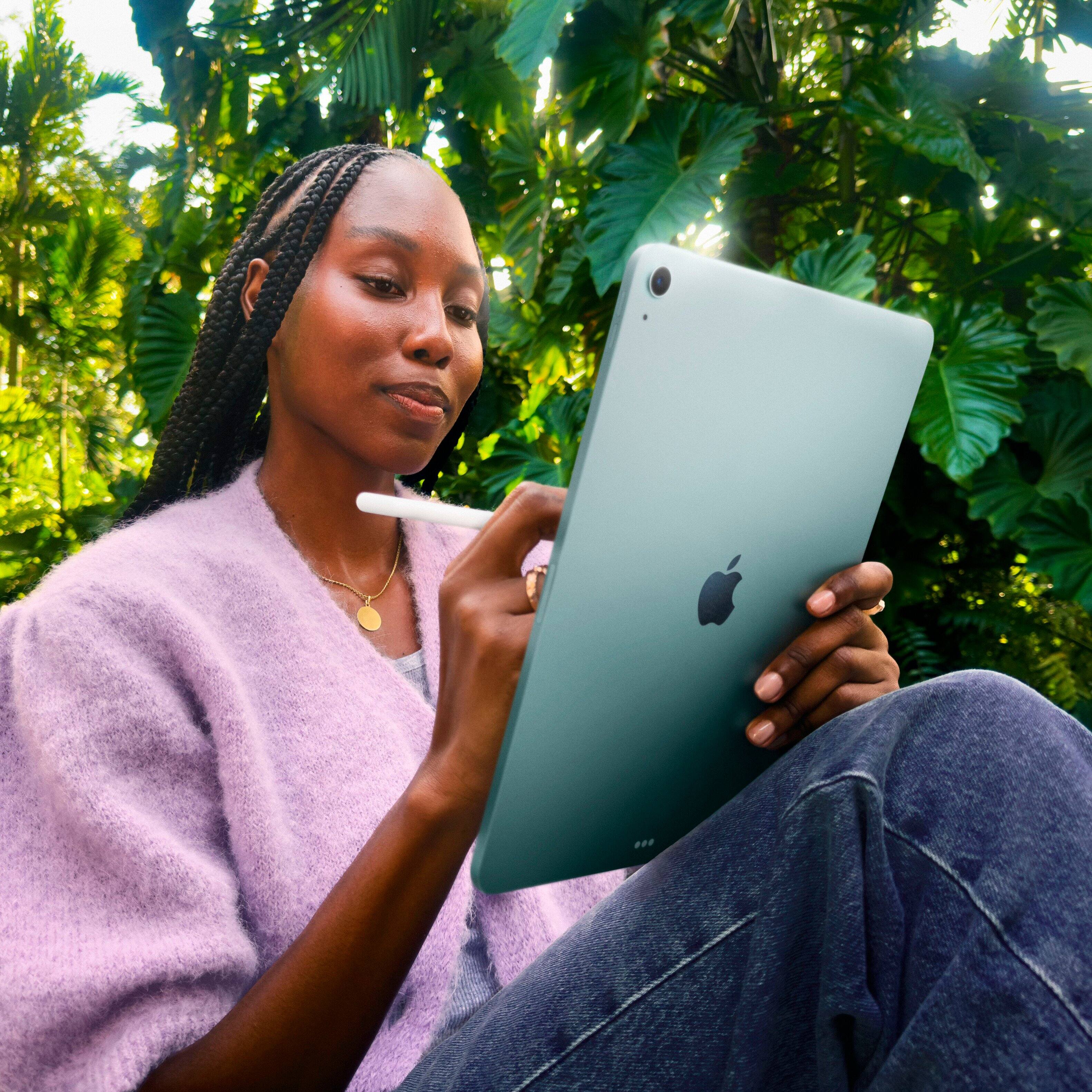 Alt View 7. Apple - 13-inch iPad Air M3 chip Built for Apple Intelligence Wi-Fi 256GB - Starlight.