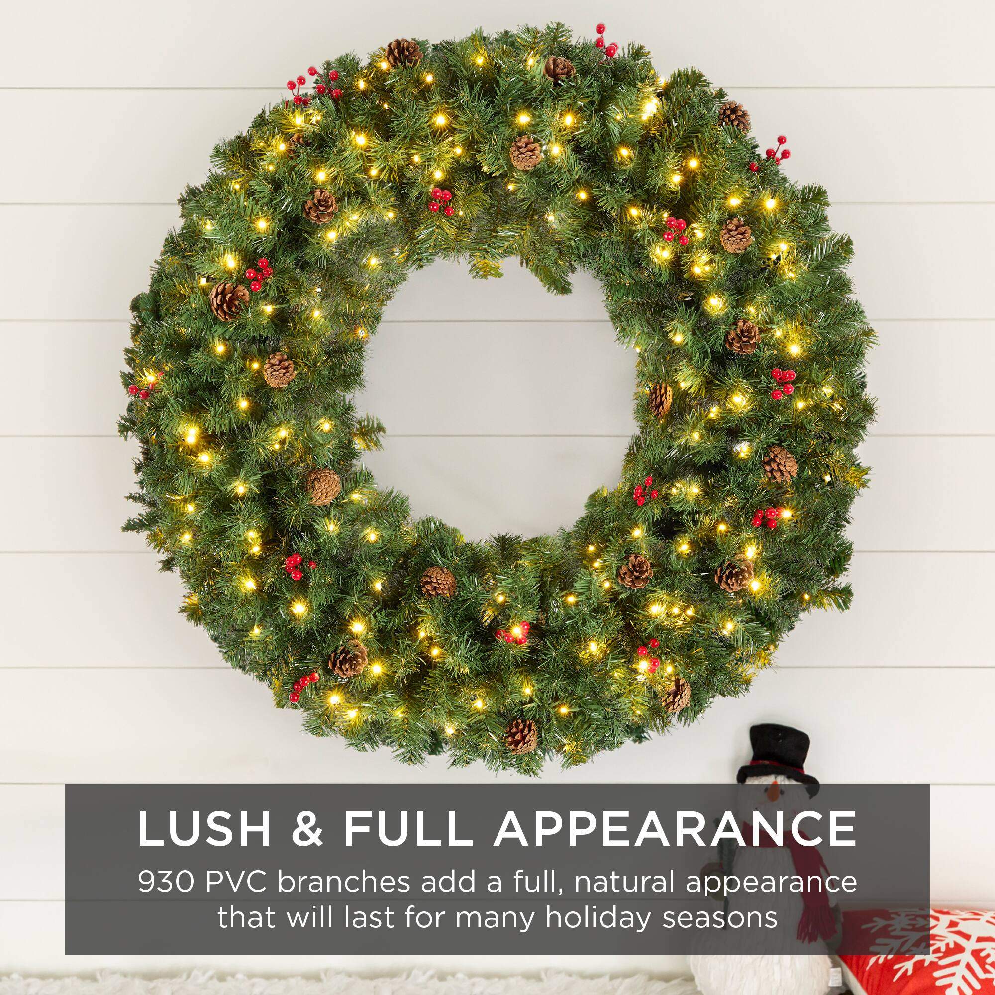 LUSH & FULL APPEARANCE  
930 PVC branches add a full, natural appearance that will last for many holiday seasons