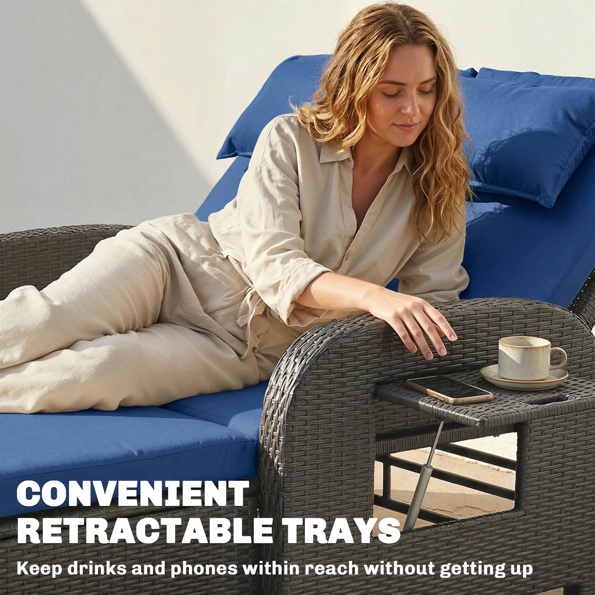 CONVENIENT RETRACTABLE TRAYS  
Keep drinks and phones within reach without getting up