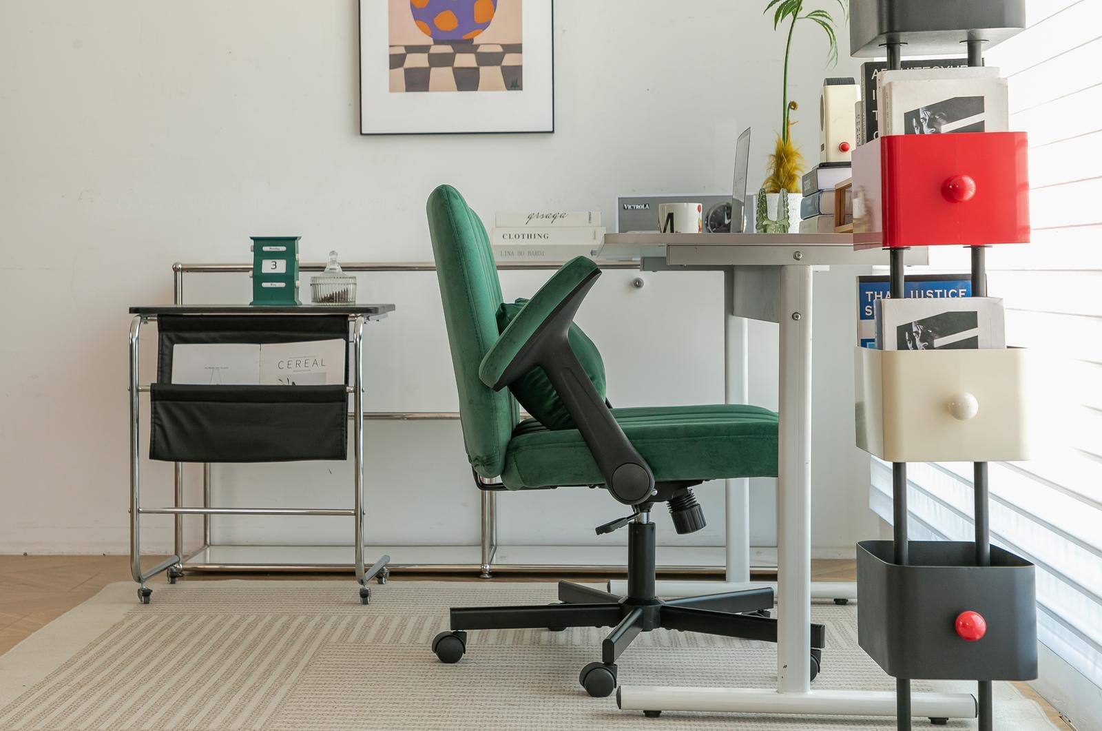 Sure, here is the corrected and grouped text from the image:

- grsaga
- CLOTHING
- VICTORIA
- 3
- LIM 3
- BARD
- JUSTICE
- CEREAL