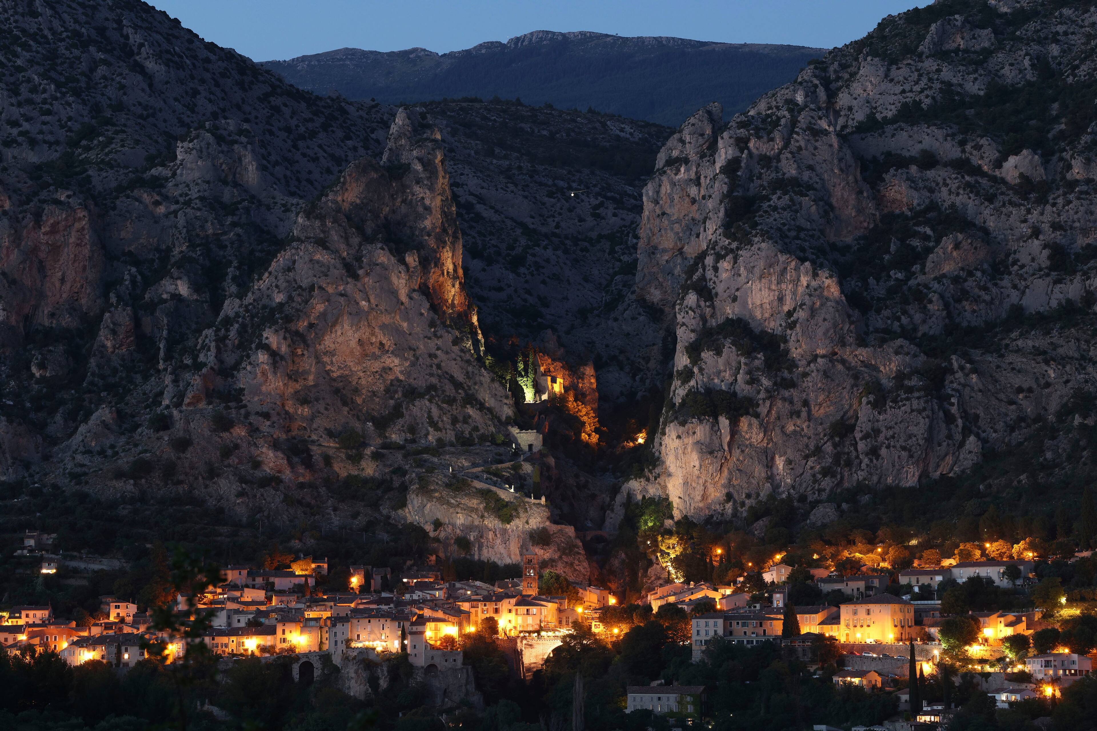 Alt View 17. Canon - RF70-200mm F2.8 L IS USM Z  Hybrid Zoom Lens for Use with EOS R-Series Cameras - Black.