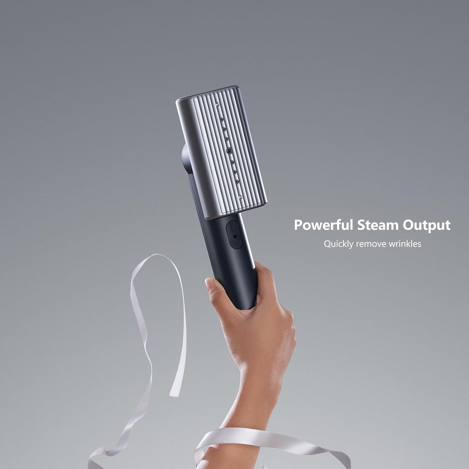 Powerful Steam Output  
Quickly remove wrinkles