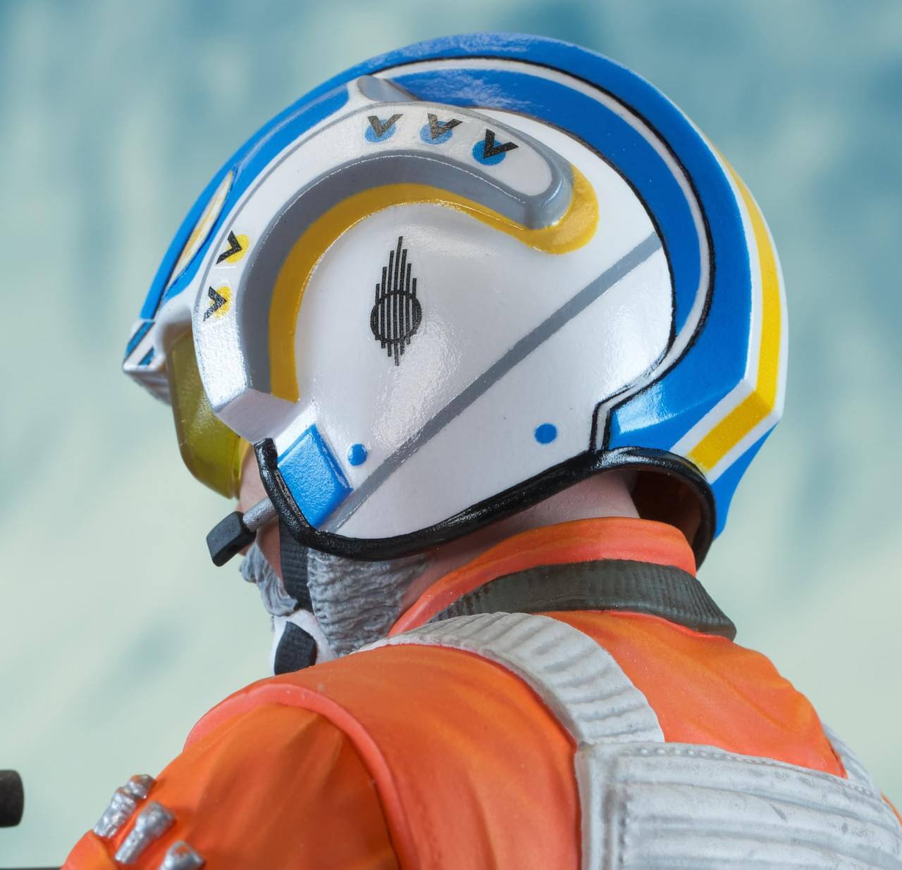 Alt View 10. Star Wars - Star Wars The Mandalorian Carson Teva Exclusive 1/6 Scale Bust - Orange.