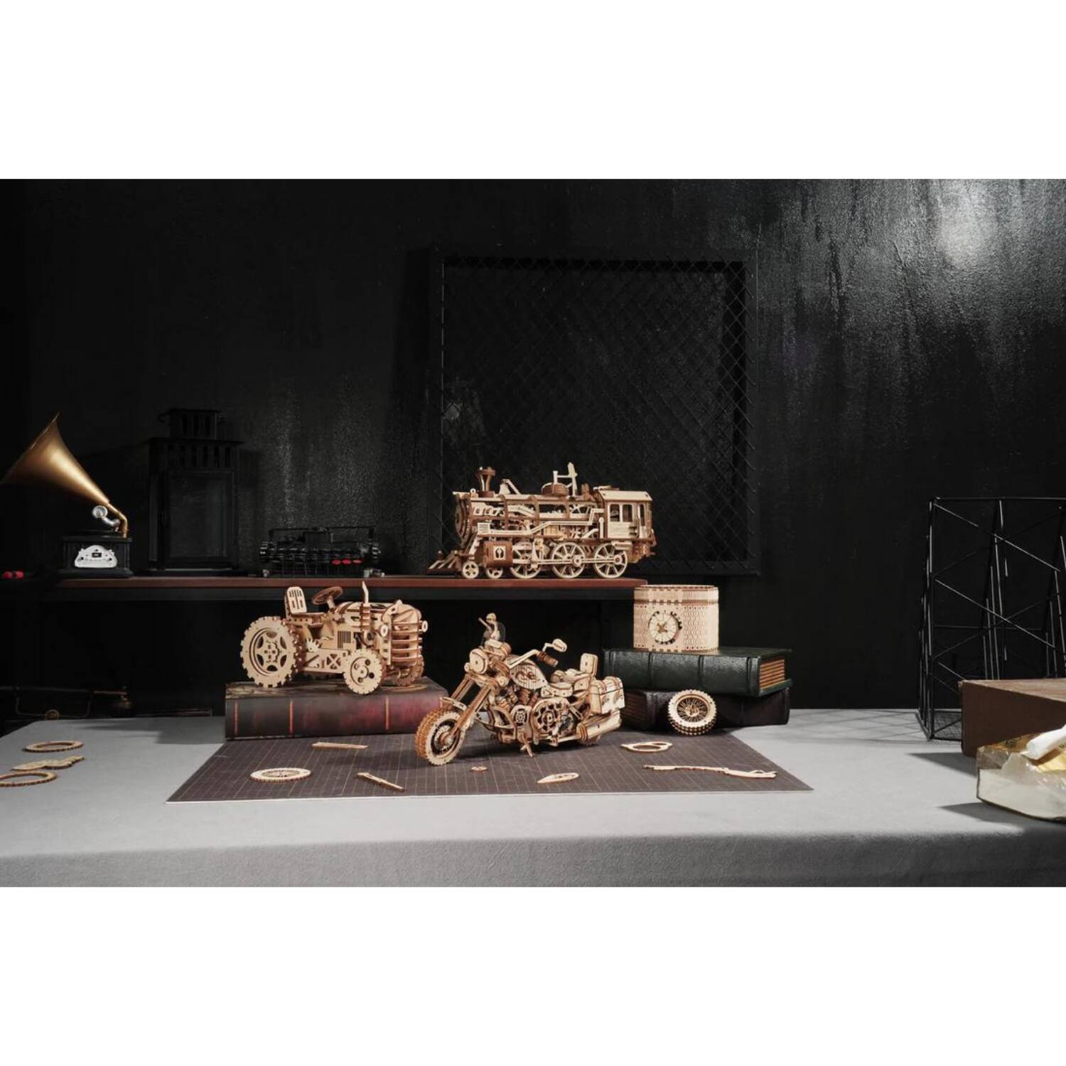 Alt View 1. 3D Puzzle - DIY 3D Moving Gears Puzzle - Motorcycle Cruiser - 420pcs.