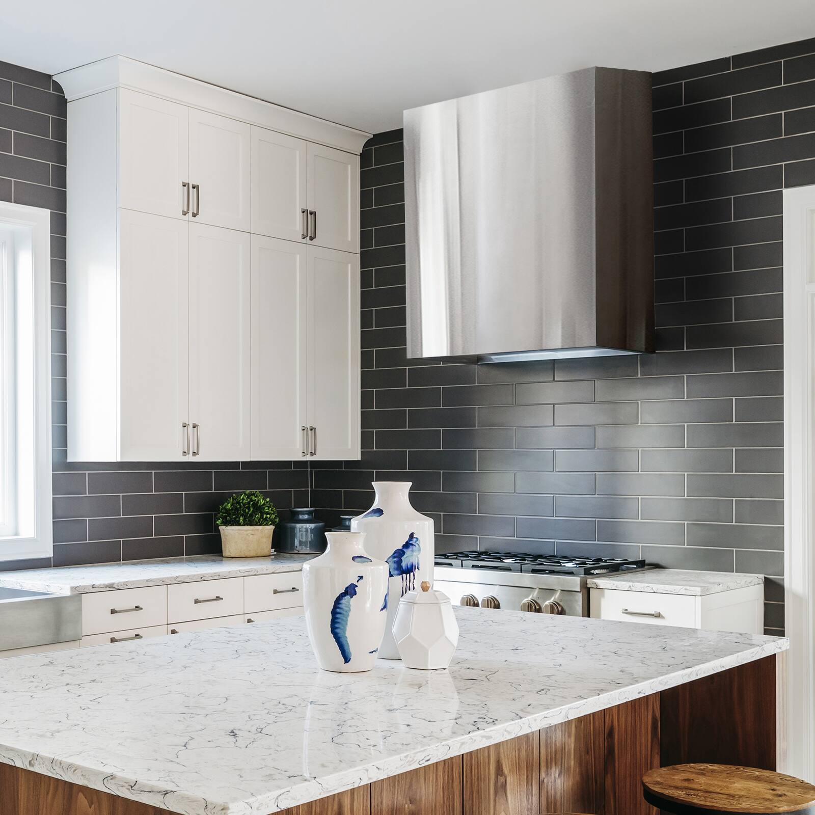 Alt View 4. Akicon - Akicon 36-in 600-CFM Ducted Brushed Stainless Steel Wall-Mounted Range Hood with Charcoal Filter - Stainless steel.