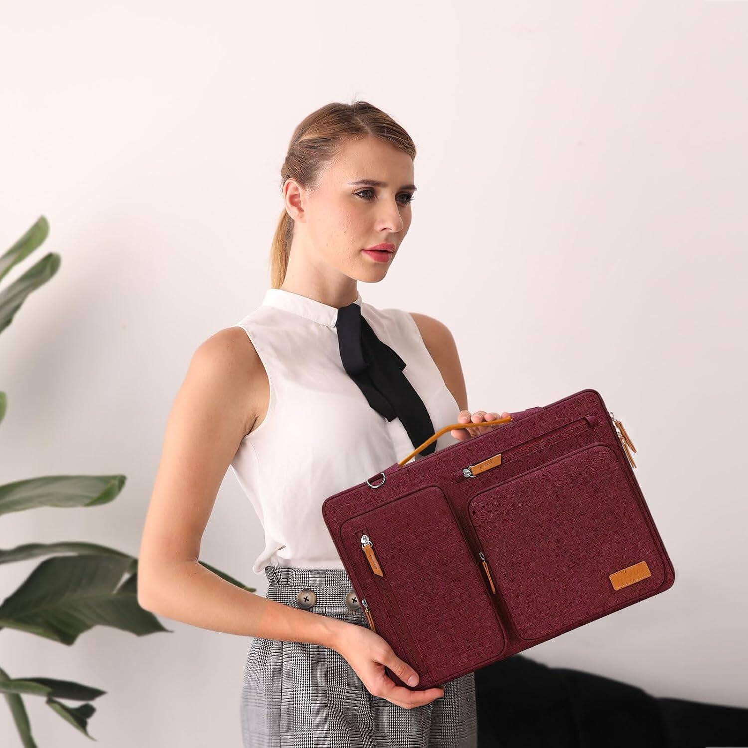 Angle. mosiso - 360 Protective Laptop Shoulder Bag 15 inch Computer Messenger Bags for MacBook Air 15 M5 M4 M3 M2/Pro 15/Dell XPS Plus - Wine Red.