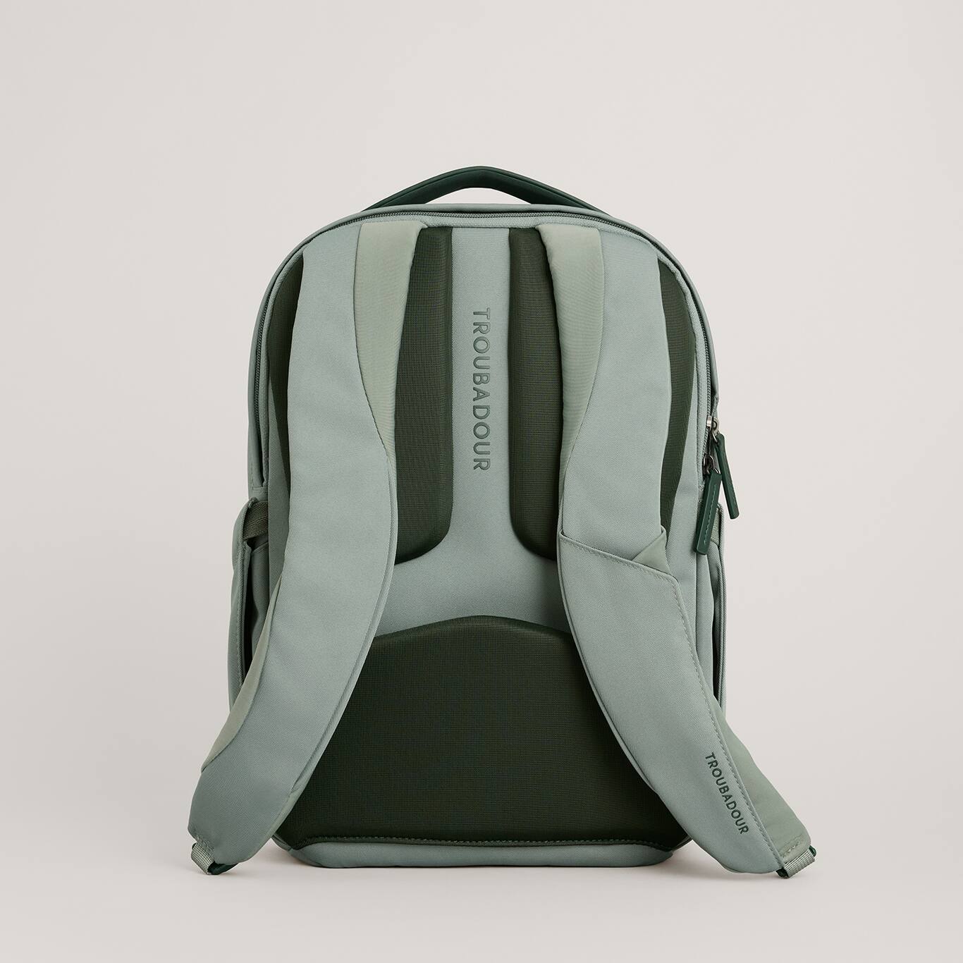 TROUBADOUR  
TROUBADOUR  
TROUBADOUR