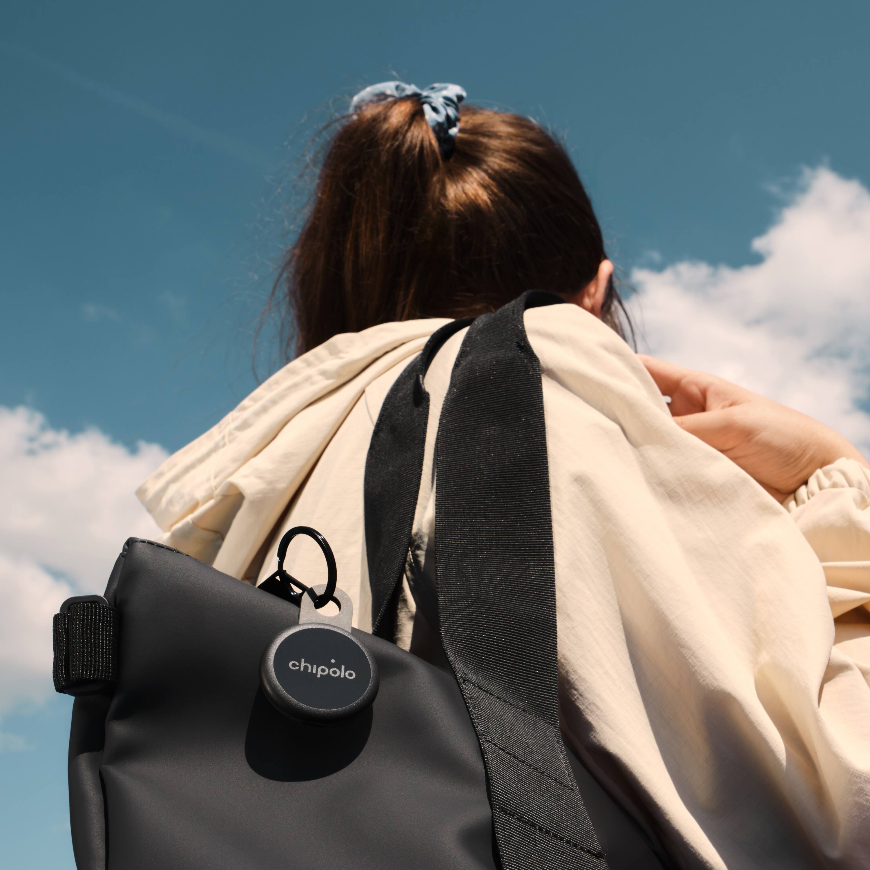 Alt View 7. Chipolo - LOOP and CARD Device Tracker Bundle - Charcoal/Chalk.