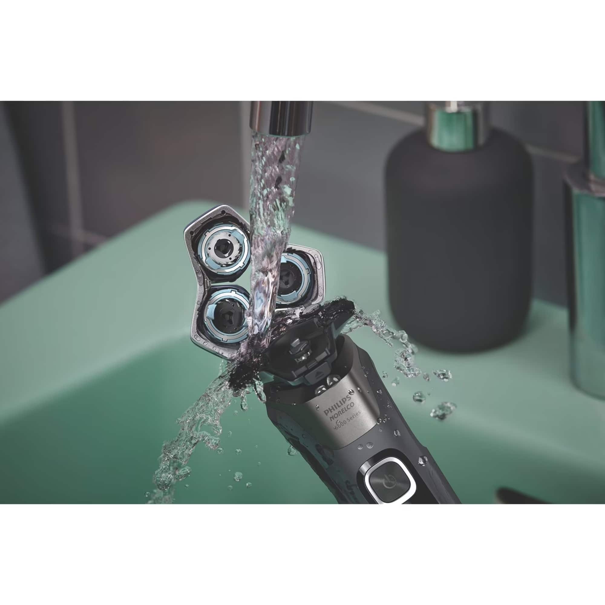 Philips Norelco 6800 Series with SenseIQ Technology Wet & Dry