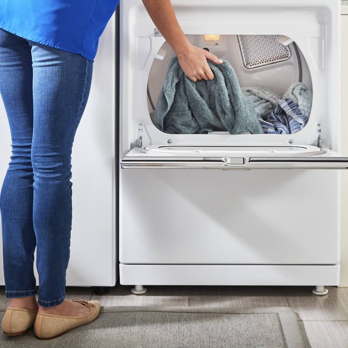 Alt View 10. Maytag - 7.4 Cu. Ft. Smart Gas Dryer with Steam and Extra Power Button - White.