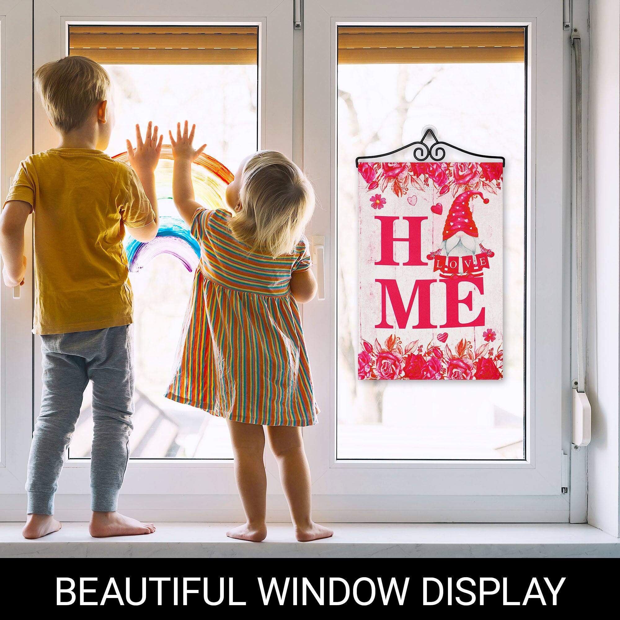 BEAUTIFUL WINDOW DISPLAY