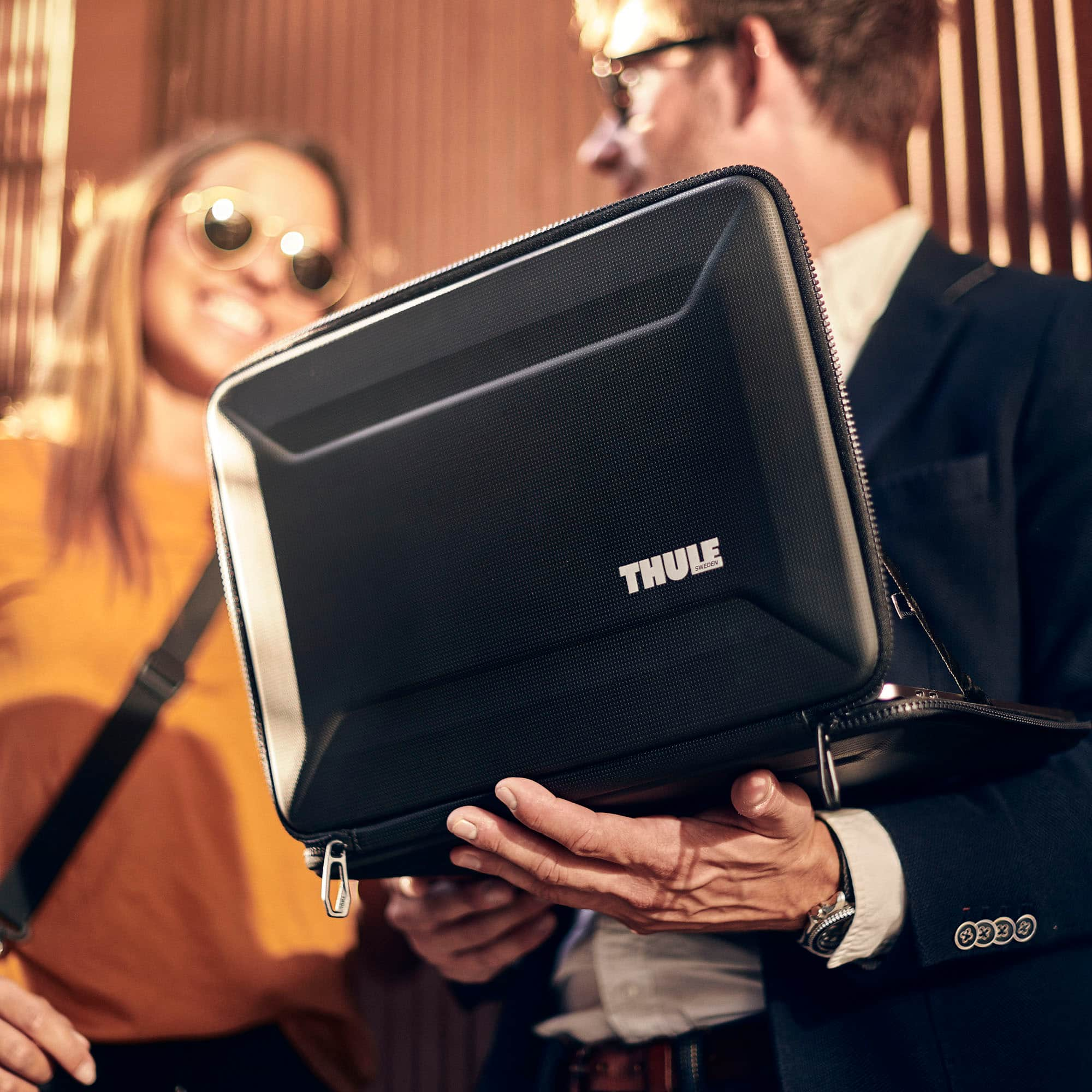 Best buy thule laptop case hotsell