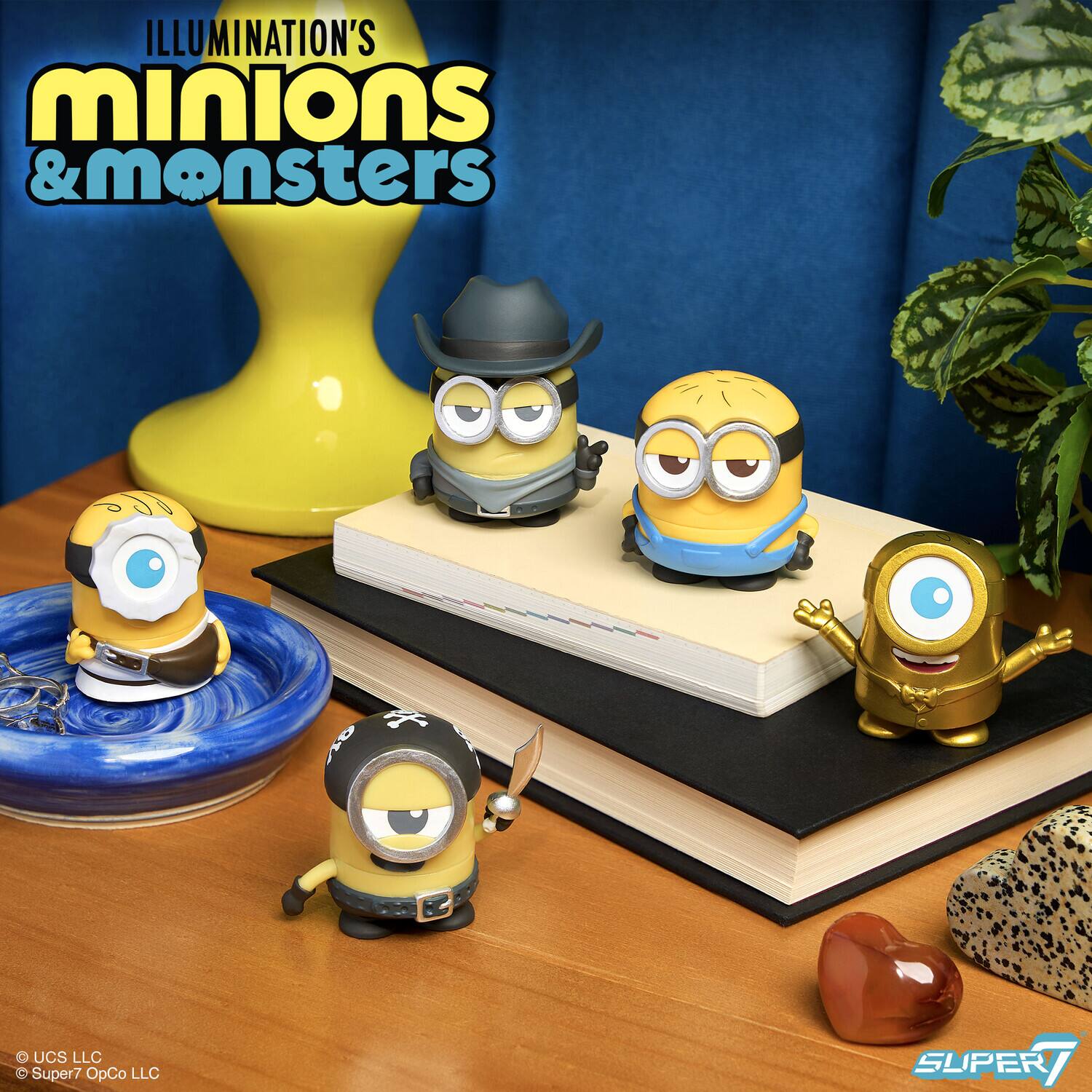 ILLUMINATION'S minions & monsters  
Gv O UCS LLC  
Super7 OpCo LLC  
SUPER7