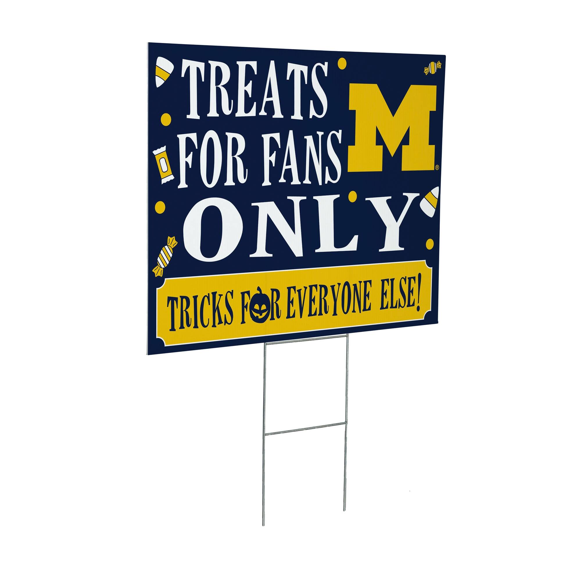TREATS FOR FANS ONLY  
M  
TRICKS FOR EVERYONE ELSE!