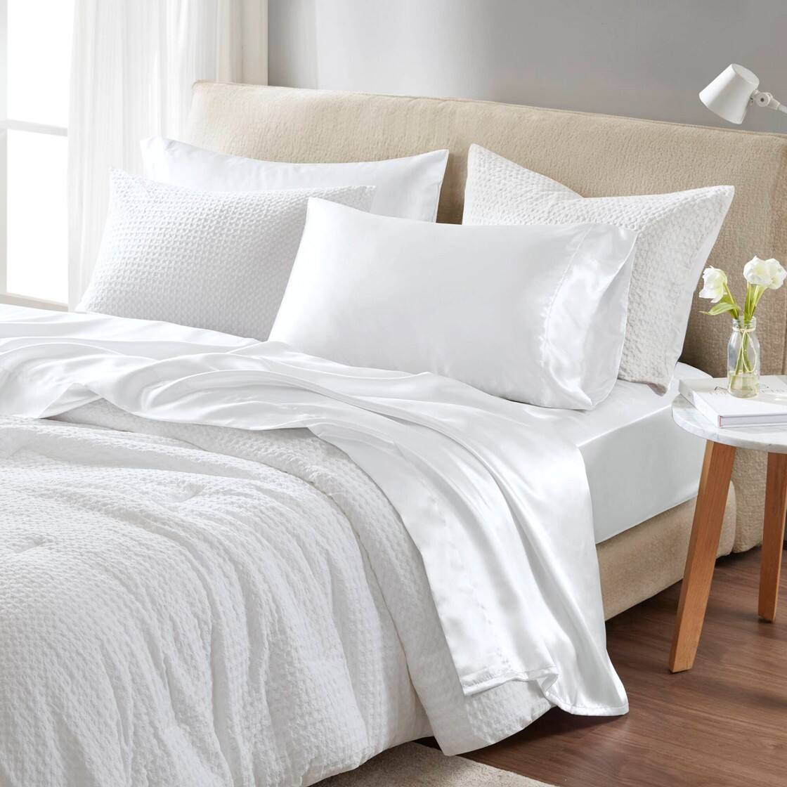 Alt View 2. Gracie Mills - Gracie Mills Coralie 6-Piece Wrinkle-free Satin Sheet Set - White.