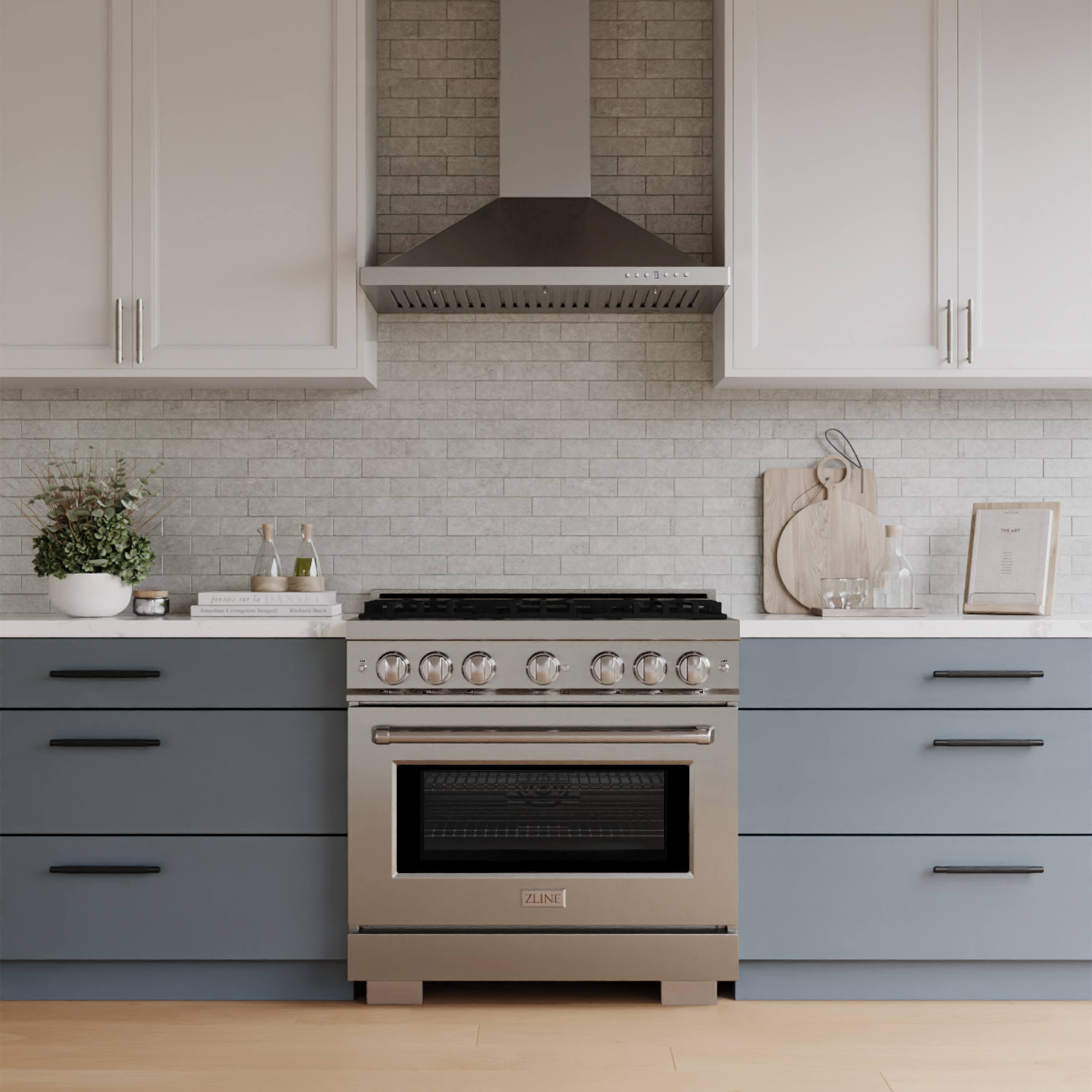 The text on the image reads "CONJLLA ZLINI." However, it is unclear what this text is referring to or what it means. It could be a name, a brand, or an unrelated word.