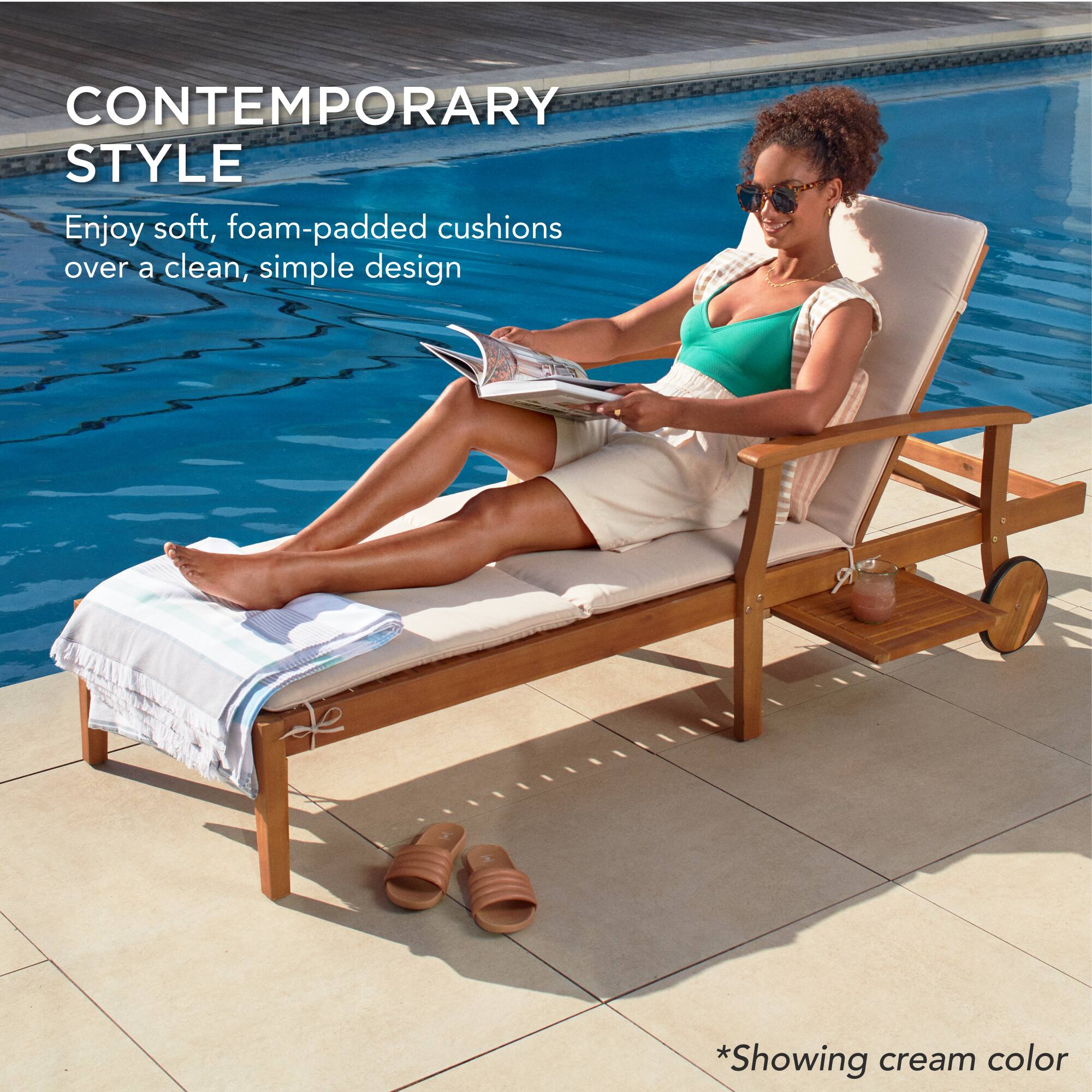 CONTEMPORARY STYLE

Enjoy soft, foam-padded cushions over a clean, simple design

*Showing cream color