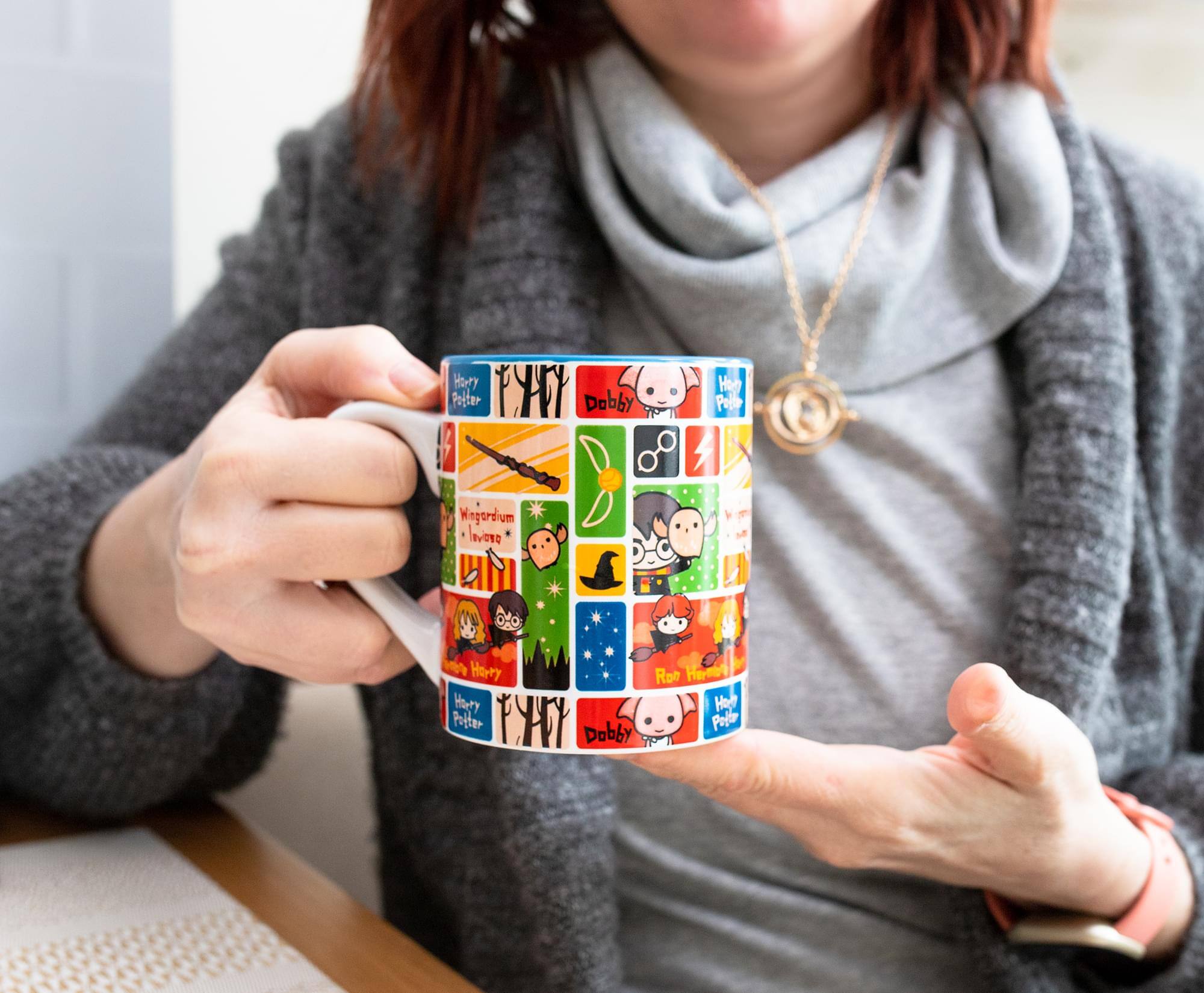 Harry Potter Y Dobby  
Hon Pall Wingardium provl.  
Harry Potter  
Dobby  
Wingardium Leviosa