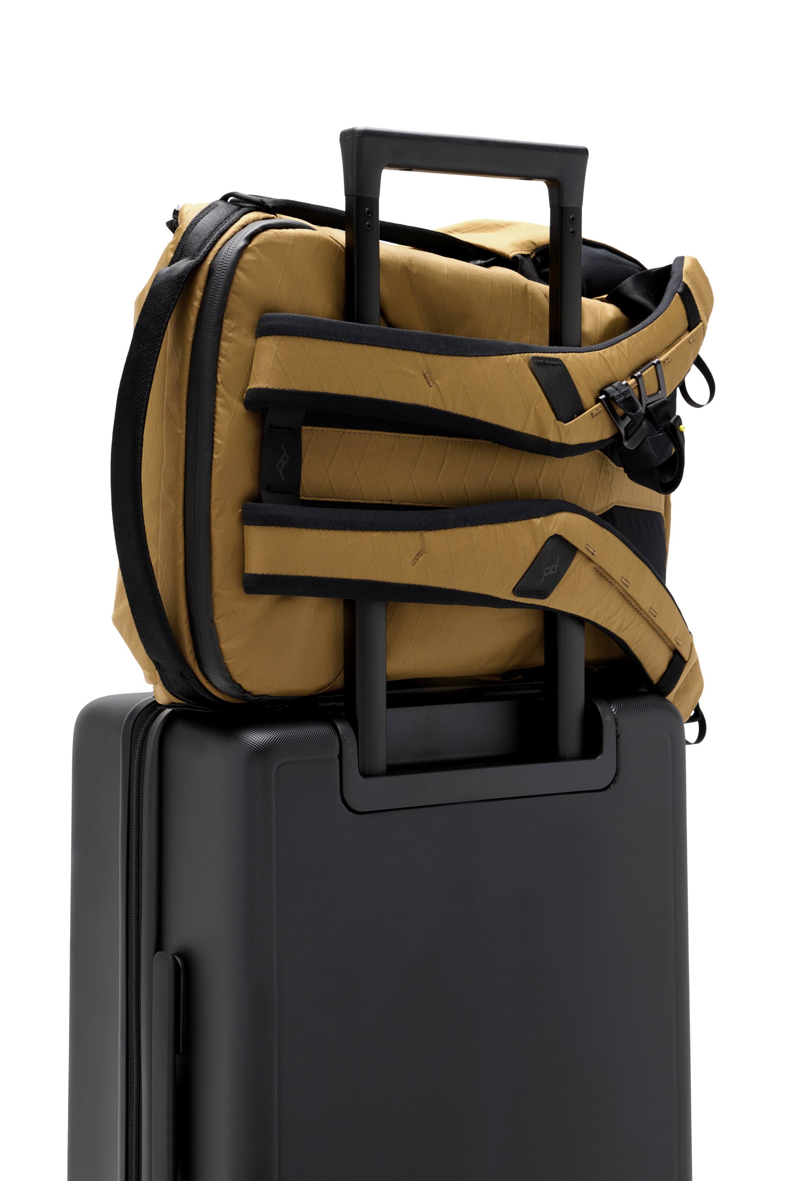 Alt View 15. Peak Design - Everyday Backpack V2 20L - Coyote.