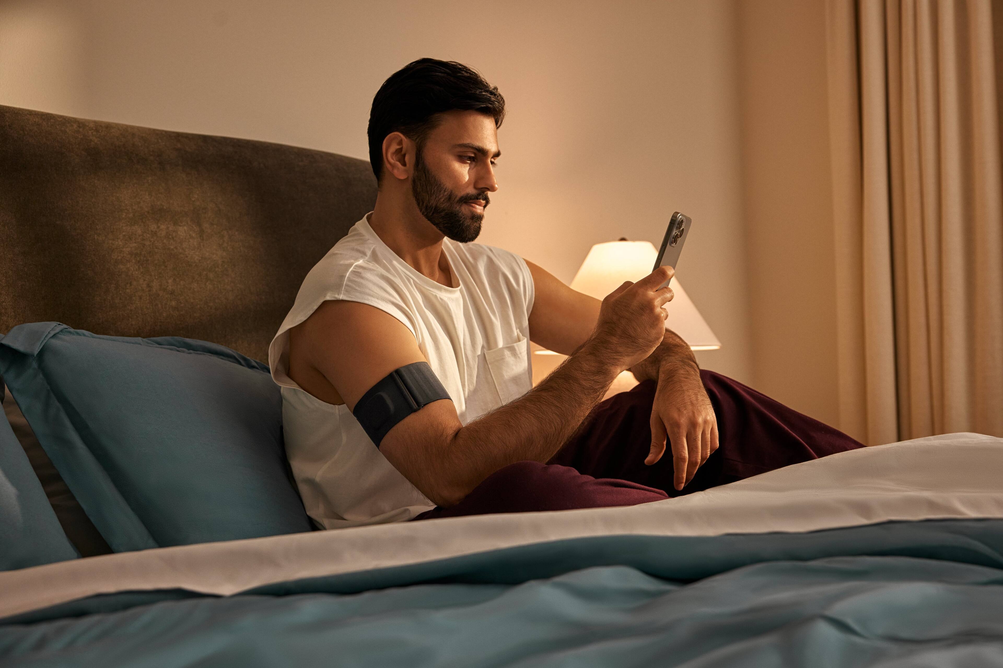 Alt View 7. Garmin - Index Sleep Monitor Size: L/XL - Black.