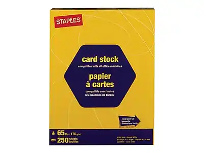 STAPLES card stock
compatible with all office machines
papier à cartes
compatible avec toutes les machines de bureau
65 lb
176 g/m²
250 sheets