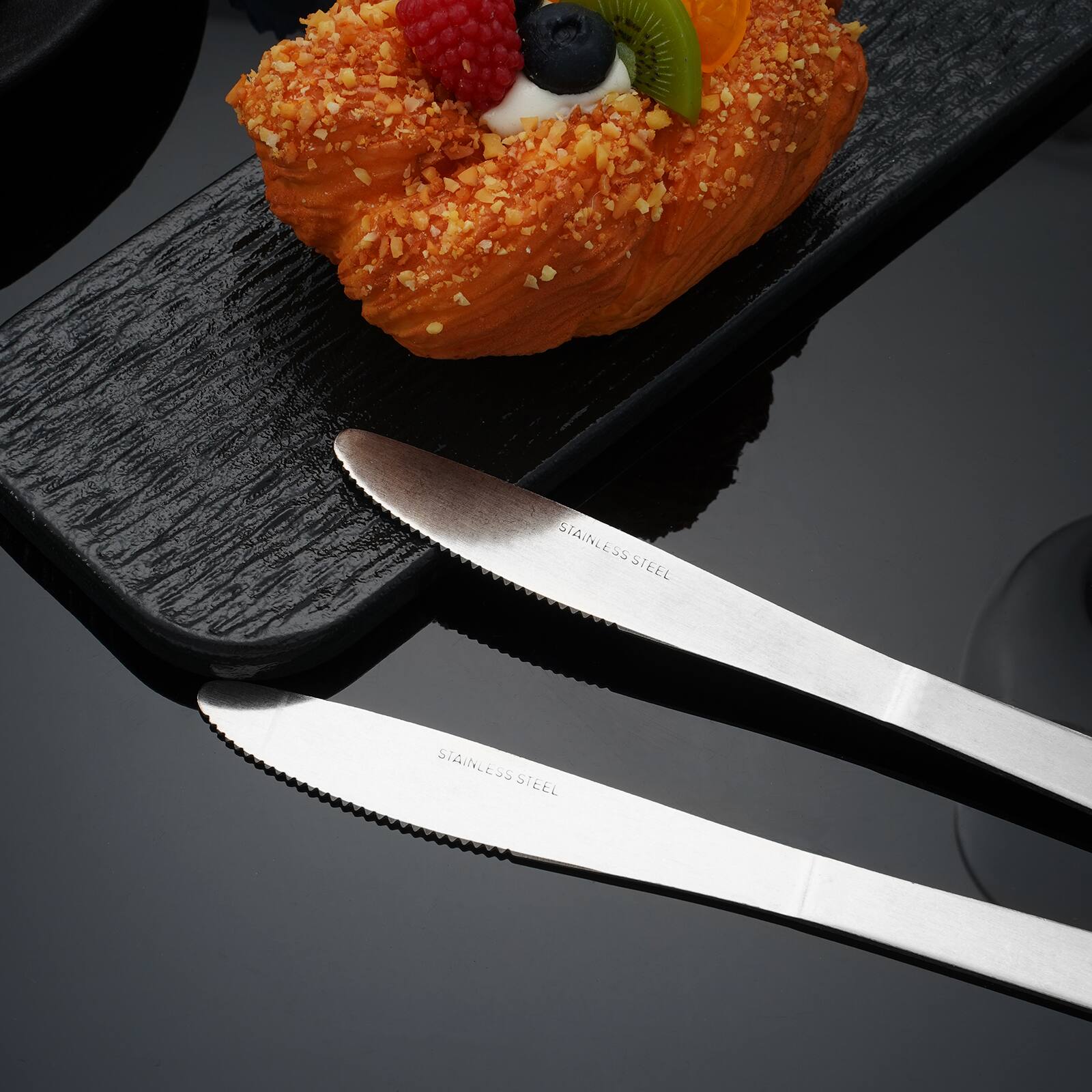 STAINLESS STEEL  
STAINLESS STEEL