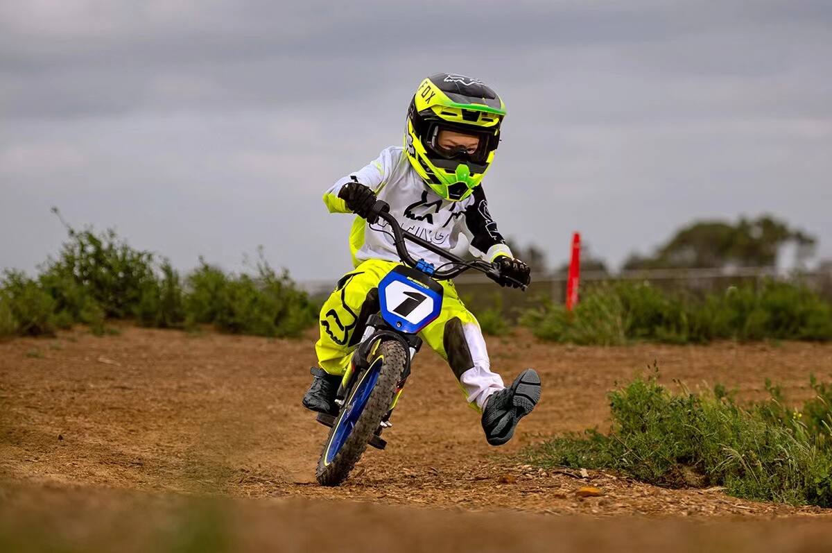 Alt View 8. Voltaic - Voltaic Kids Electric Dirt Bike 12'' Cub - GREEN.