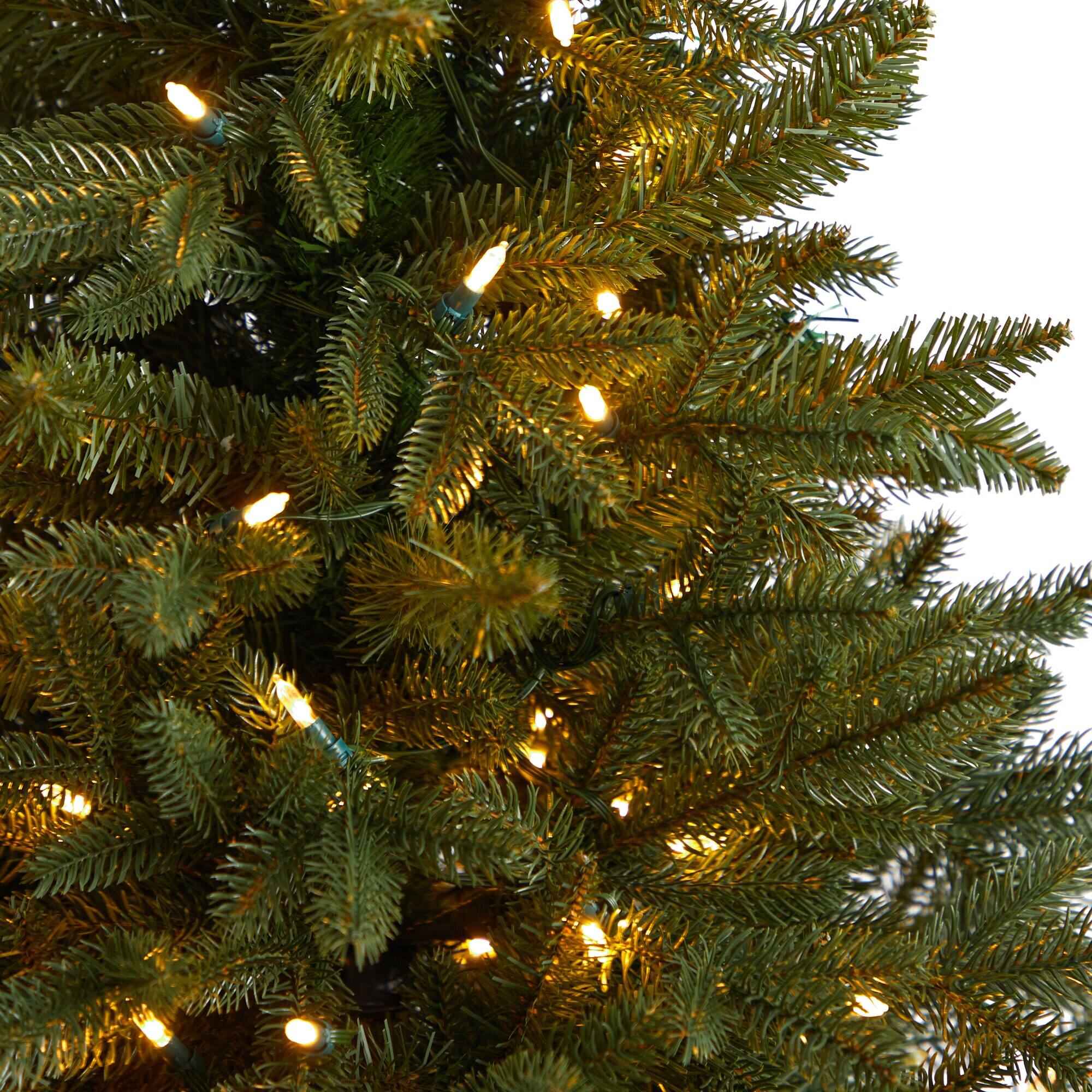 Left. BreeBe - 5' Christmas Tree w/200 LED Lights, 497 Lvs in Planter - Green.