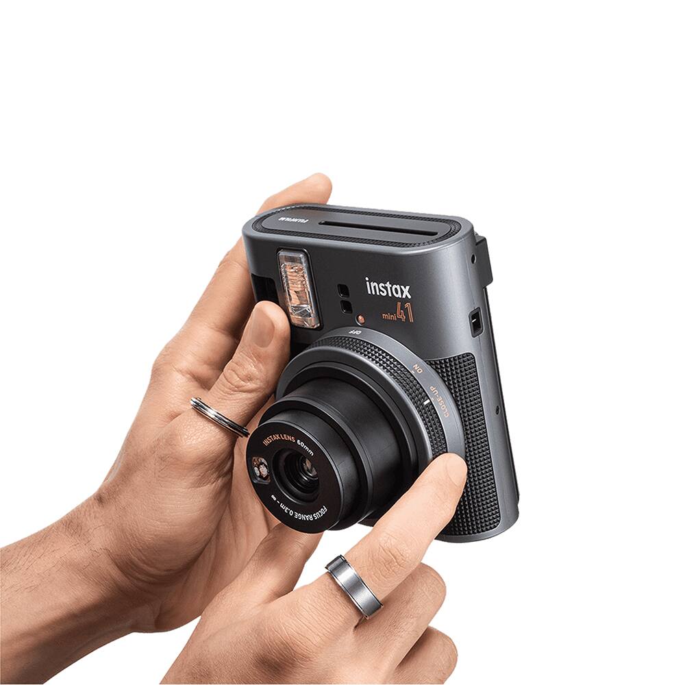 instax mini 41  
instax lens 60mm  
1:40  
close-up  
auto focus