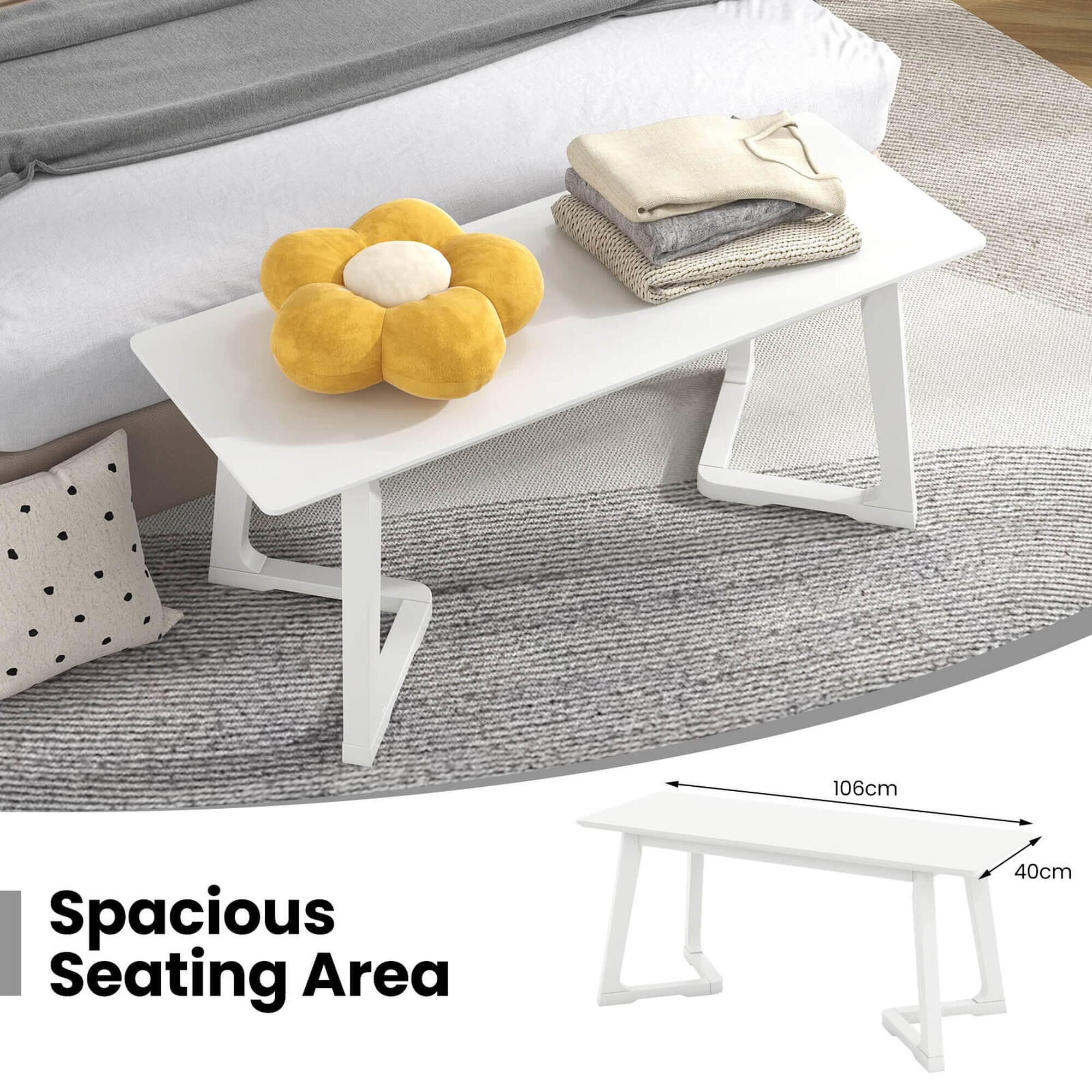 Spacious Seating Area
106cm
40cm