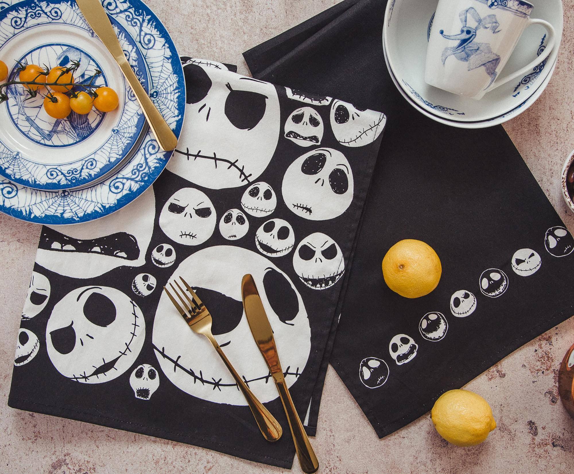 Alt View 1. Disney - Disney The Nightmare Before Christmas Jack Skellington Faces Kitchen Towel Set - Black/White.