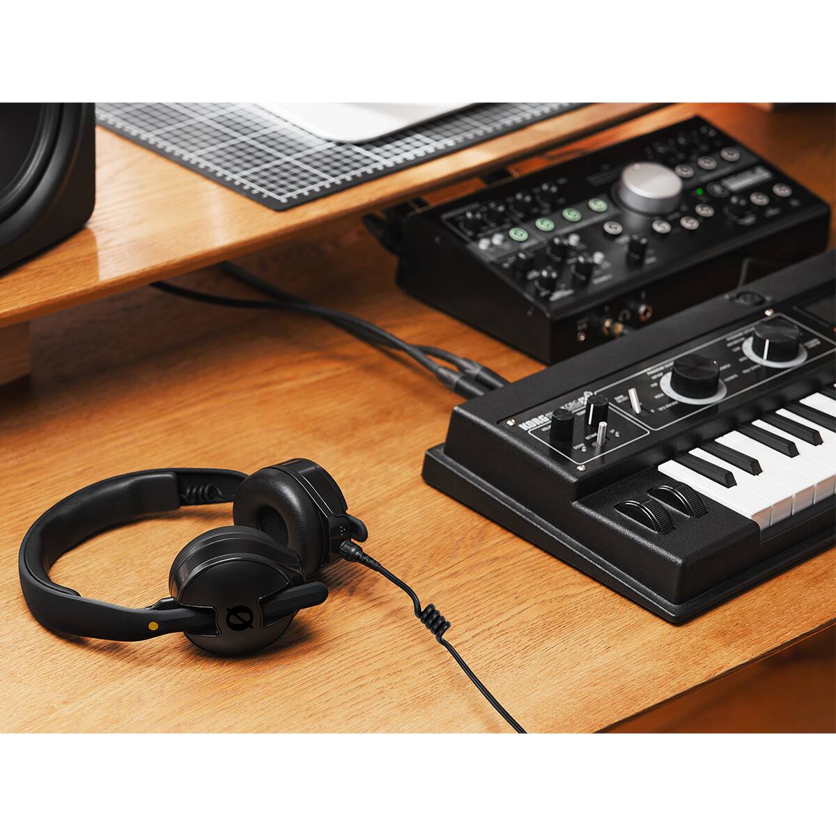 Alt View 9. RODE - Rode NTH-50 Professional Closed-Back On-Ear Headphones.