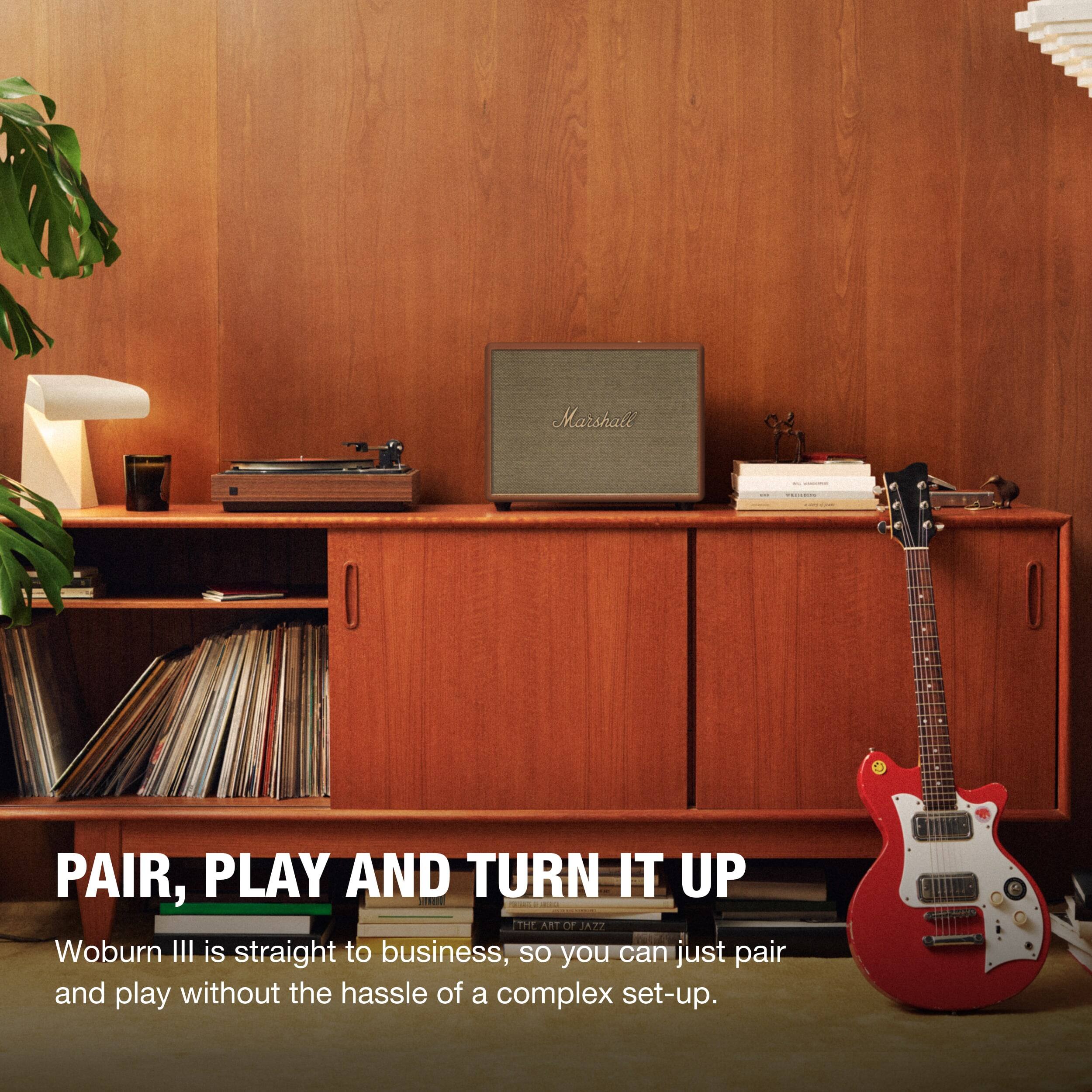 Marshall PAIR, PLAY AND TURN IT UP I9 THE ART OF 1A77 Woburn III is straight to business, so you can just pair and play without the hassle of a complex set-up.