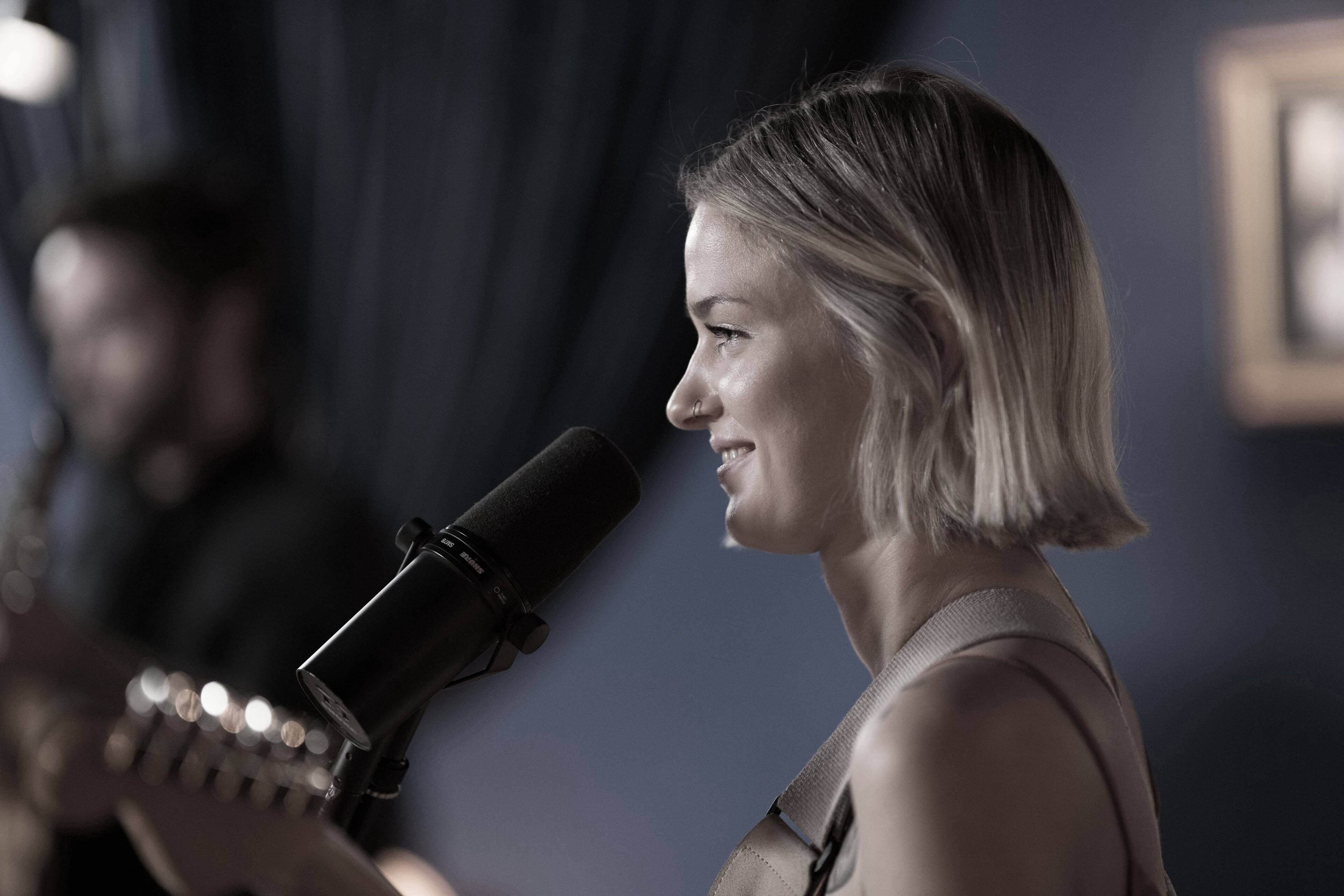 The text on the image reads "Itunes Die."