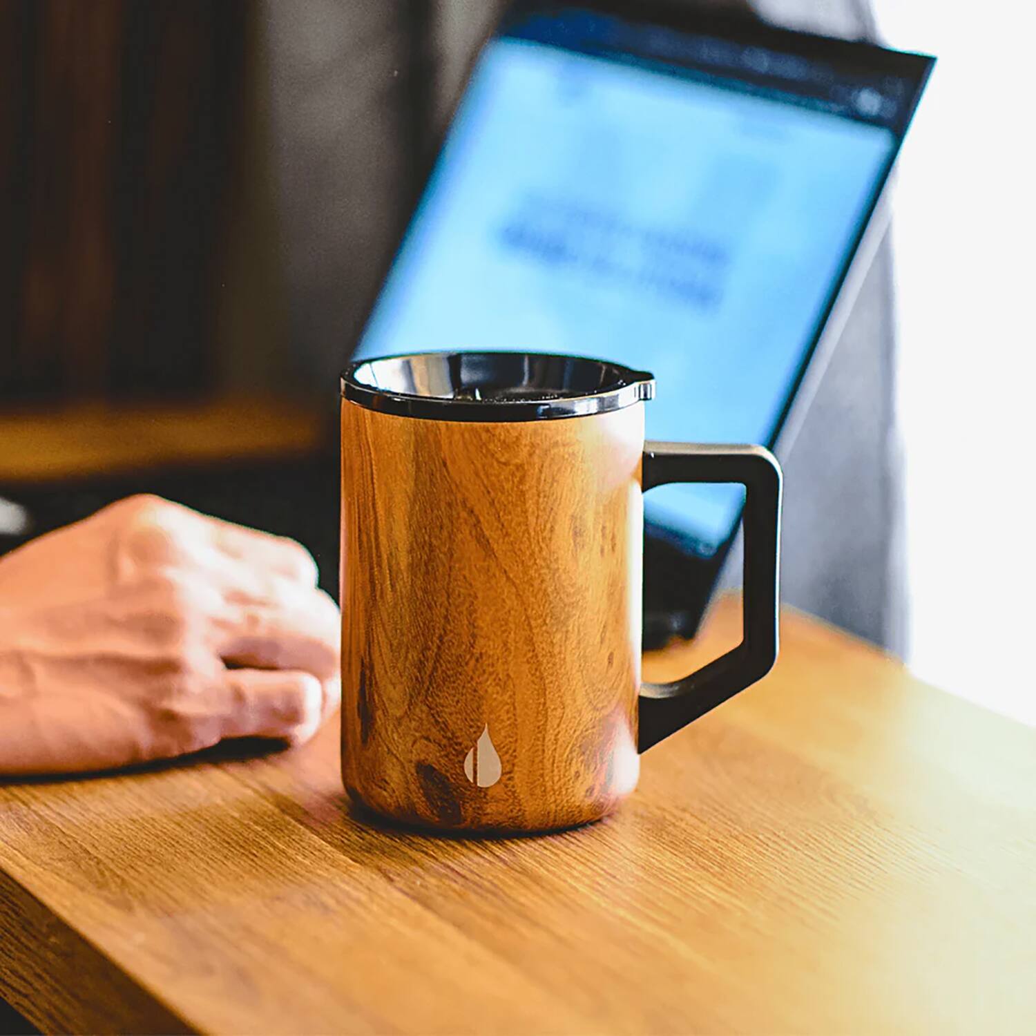 Left. Elemental - Summit Insulated Mug 16 Oz. - Teakwood.